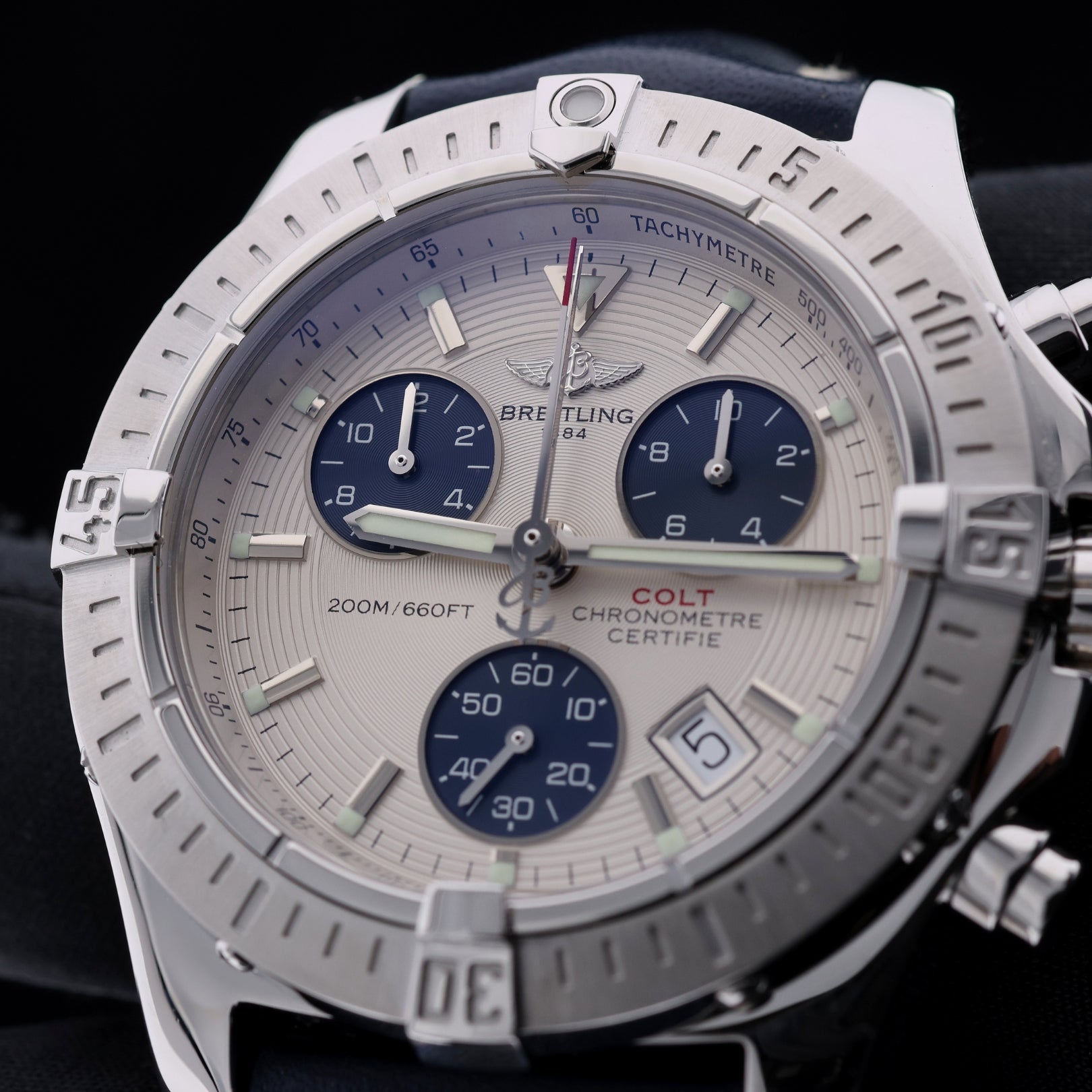 Breitling Colt Chronograph, White Dial, Lederarmband, Ref. A73380, 03 - 2010, mit Papieren - LUXUHRIA