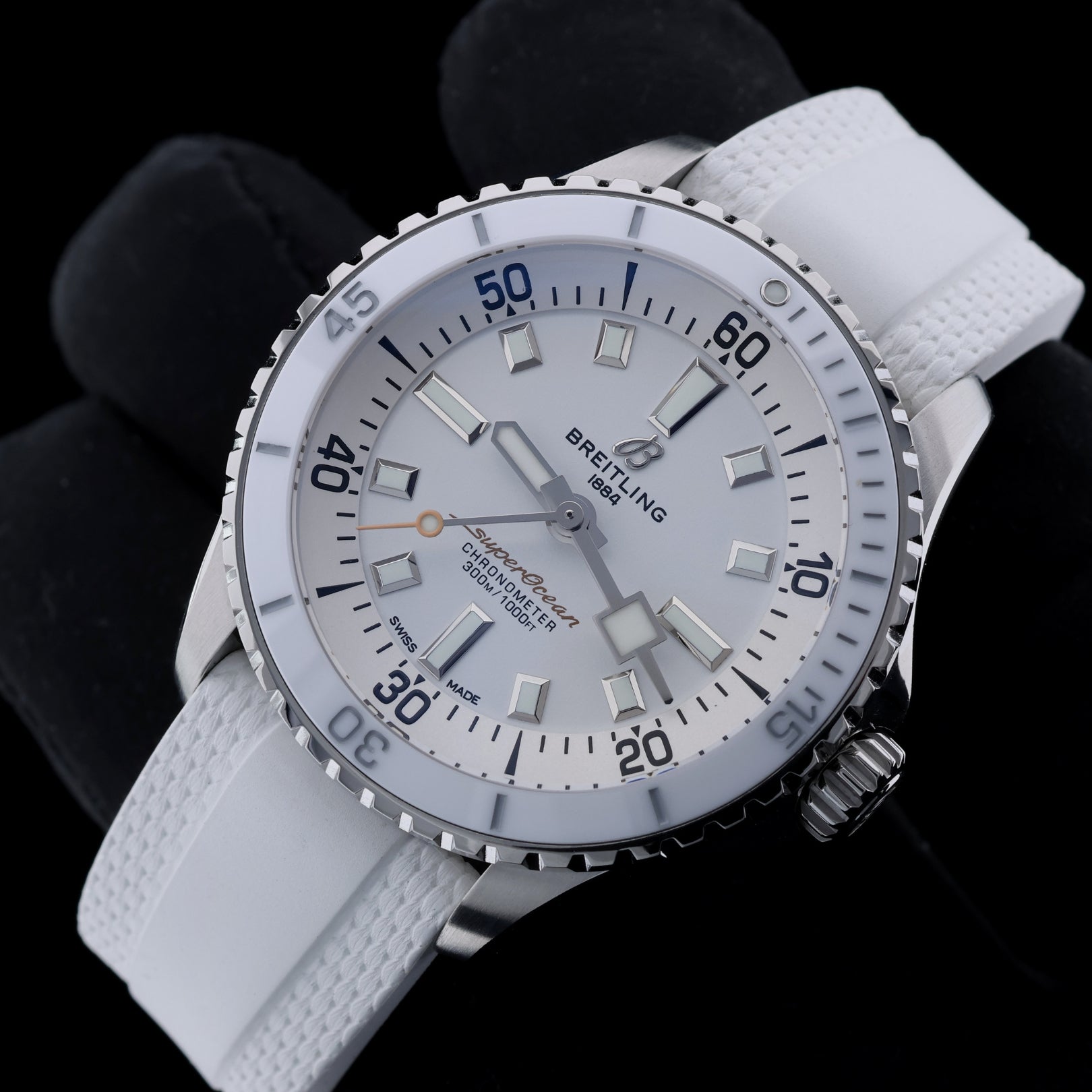 Breitling Superocean Automatic 36, White Dial, Ref. A17377211A1S1, B+P - LUXUHRIA