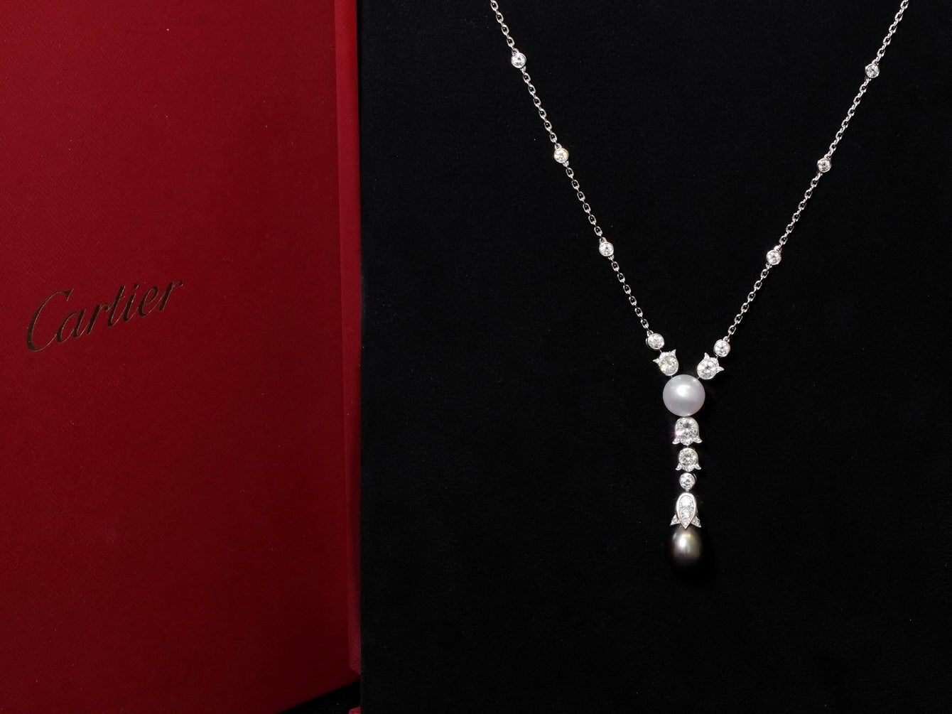 Cartier Collier Necklace, 18kt Weissgold mit 47 Diamanten und Tahiti + Südseeperle - LUXUHRIA