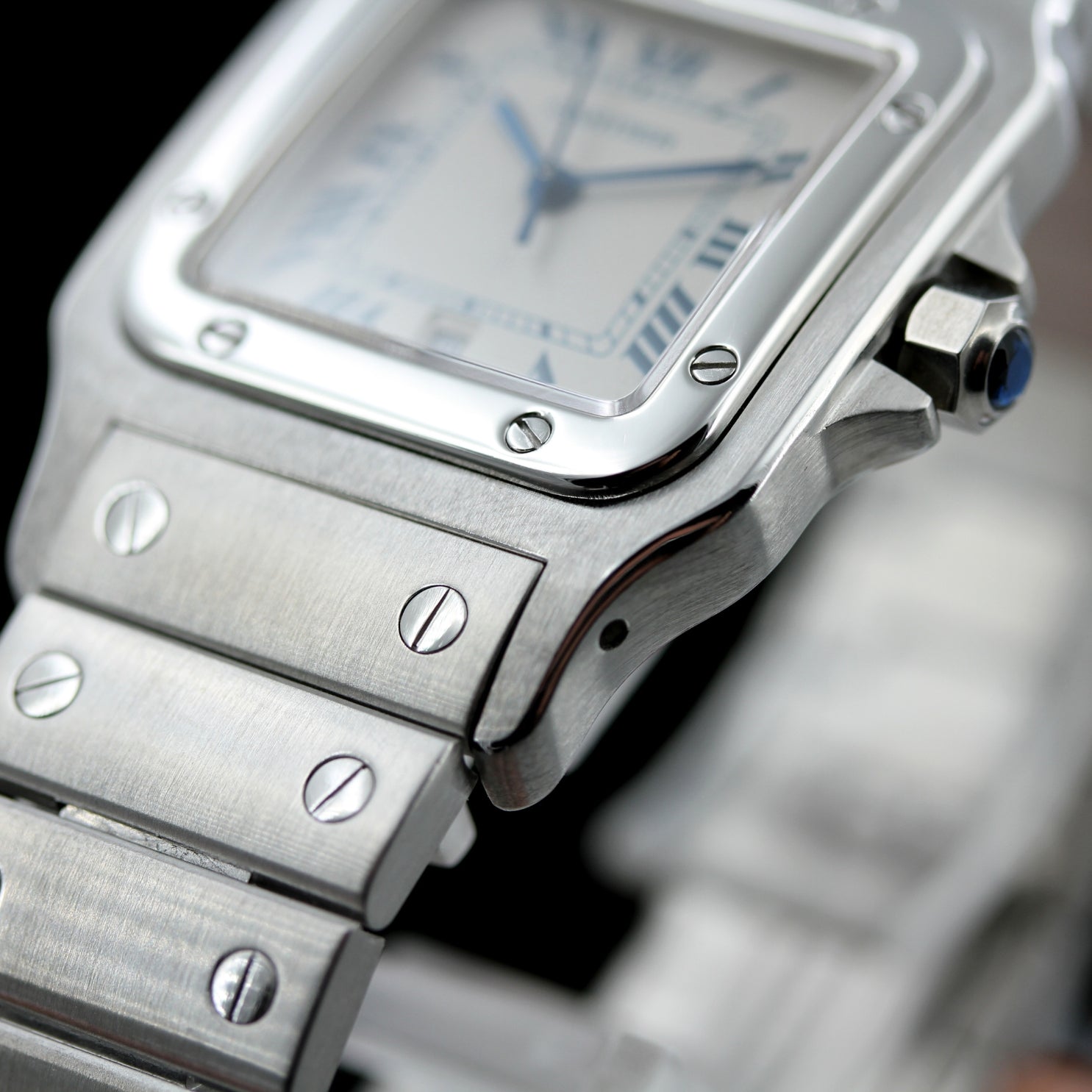 Cartier Santos Galbée 29x41 mm, Stahl, rom. Weiss, Ref. 1564, Cartier - Service 11 - 2024, B+P - LUXUHRIA