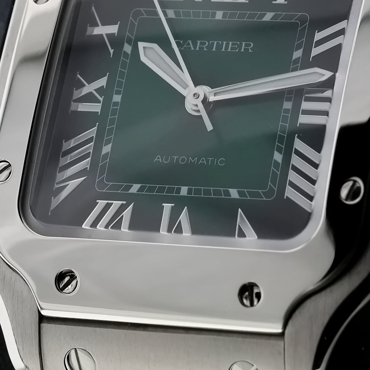 Cartier Santos, Medium, Green Dial, 35,1 x 41,9 mm, Ref. WSSA0061, 09-2024, B+P - LUXUHRIA