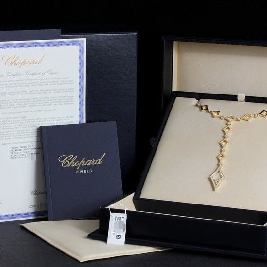 Chopard Anhänger mit Kette, Happy Diamonds in Gelbgold mit 79 Diamanten - LUXUHRIA
