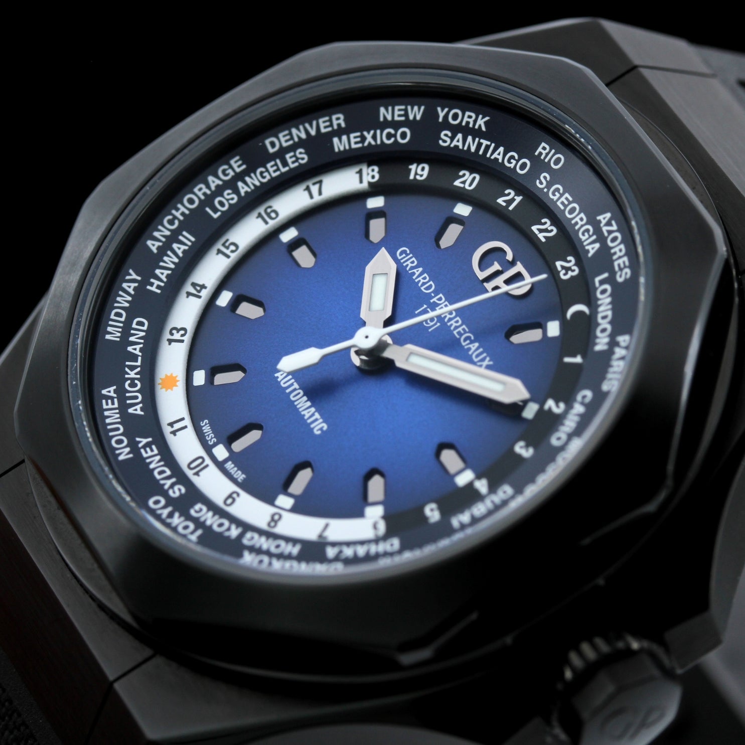 Girard-Perregaux Laureato Absolute Black 44 WW.TC, Ref. 81065-21-491-FH6A, Titan, B+P - LUXUHRIA