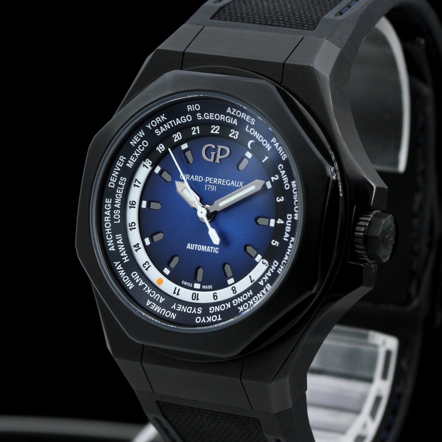 Girard-Perregaux Laureato Absolute Black 44 WW.TC, Ref. 81065-21-491-FH6A, Titan, B+P - LUXUHRIA