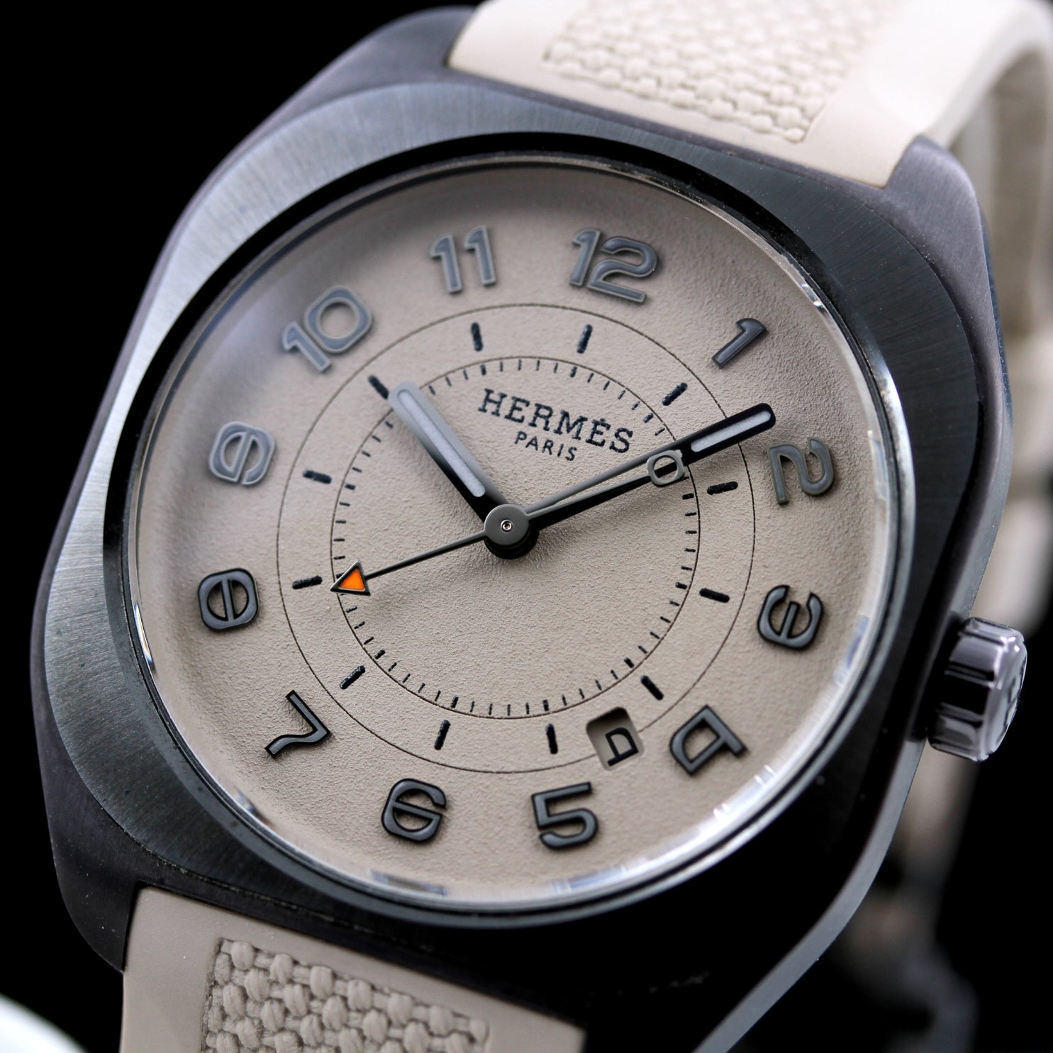 Hermès H08 Limited Edition "Hodinkee" 39mm, ONE of 184, Titanium, Ref. Sp1.743a, B+P - LUXUHRIA