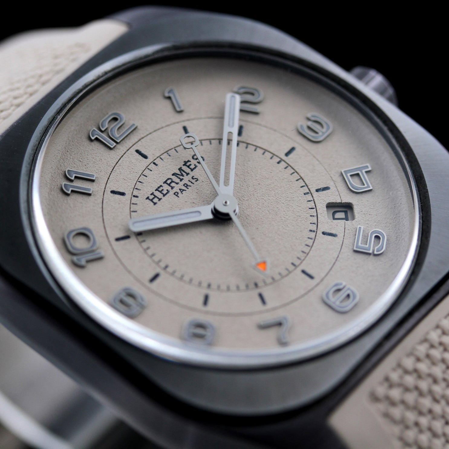 Hermès H08 Limited Edition "Hodinkee" 39mm, ONE of 184, Titanium, Ref. Sp1.743a, B+P - LUXUHRIA