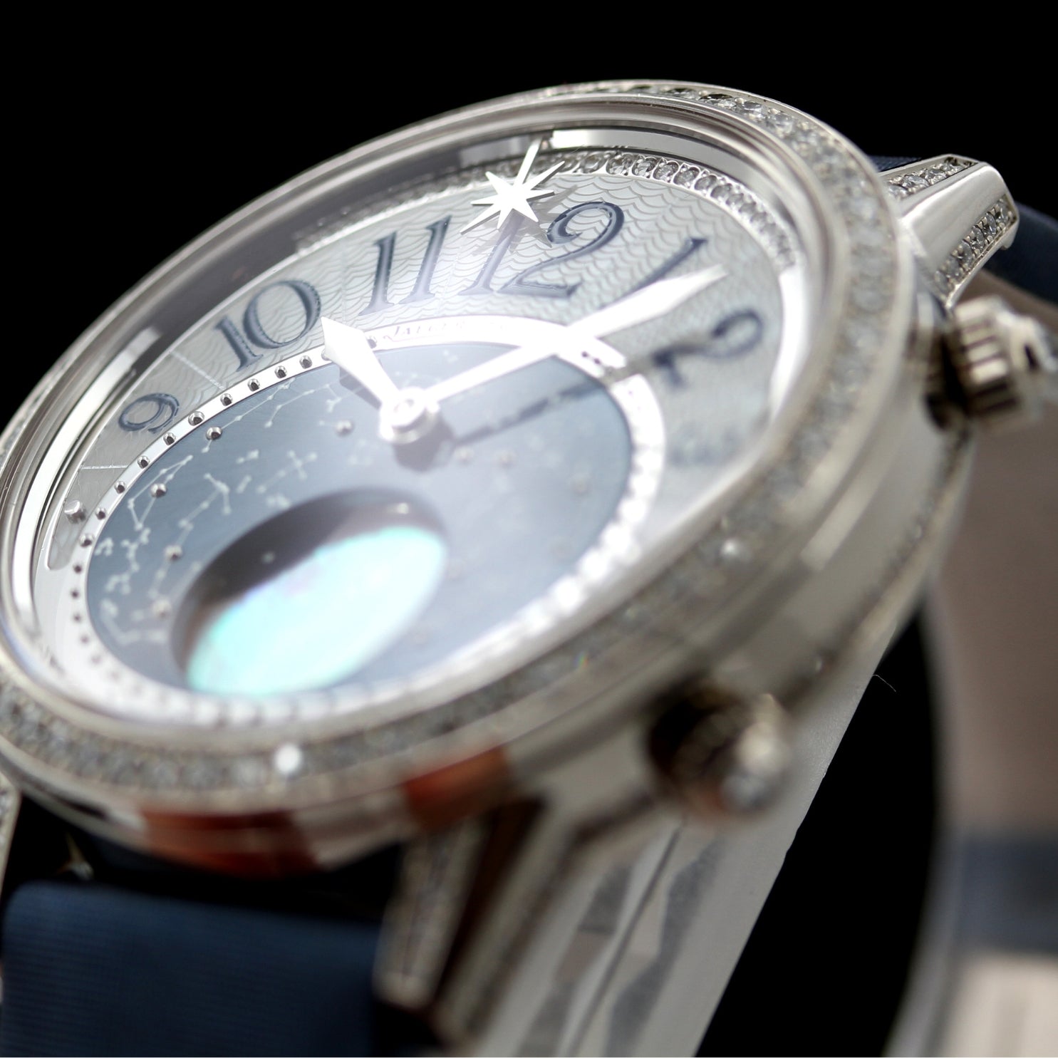 Jaeger LeCoultre Rendez-Vous Moon 36, Weissgold, 166 Diamanten, ~1.46 ct., Ref. 3523490, 2015, B+P - LUXUHRIA