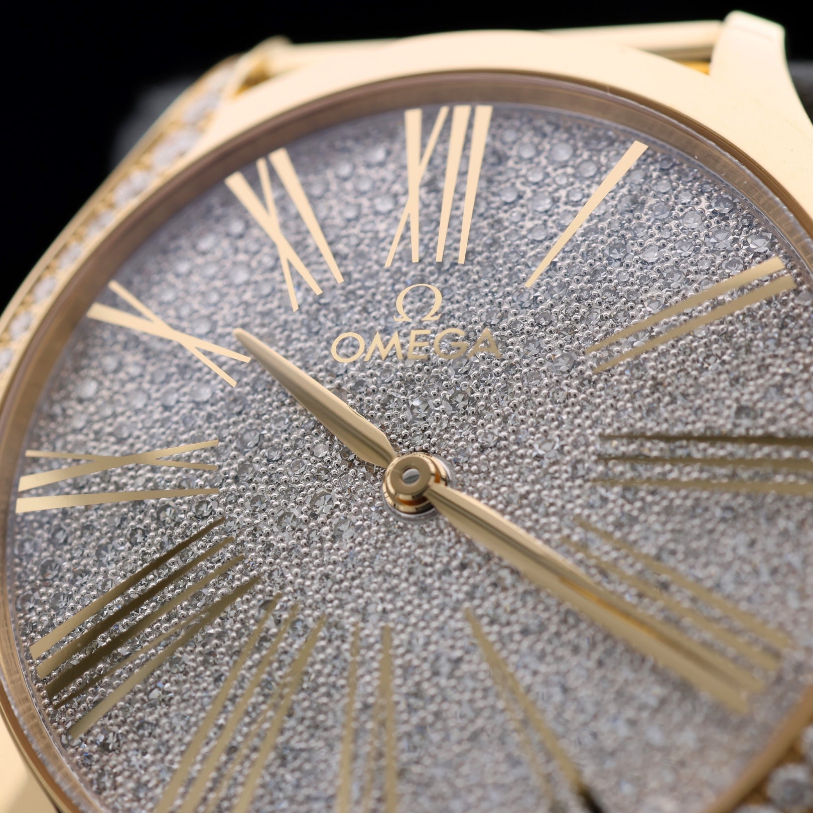 Omega De Ville Trésor 36mm, Moonshine™‑Gold, Snow - Setting 768 Diamanten, Ref. 428.55.36.60.99.002, B+P - LUXUHRIA