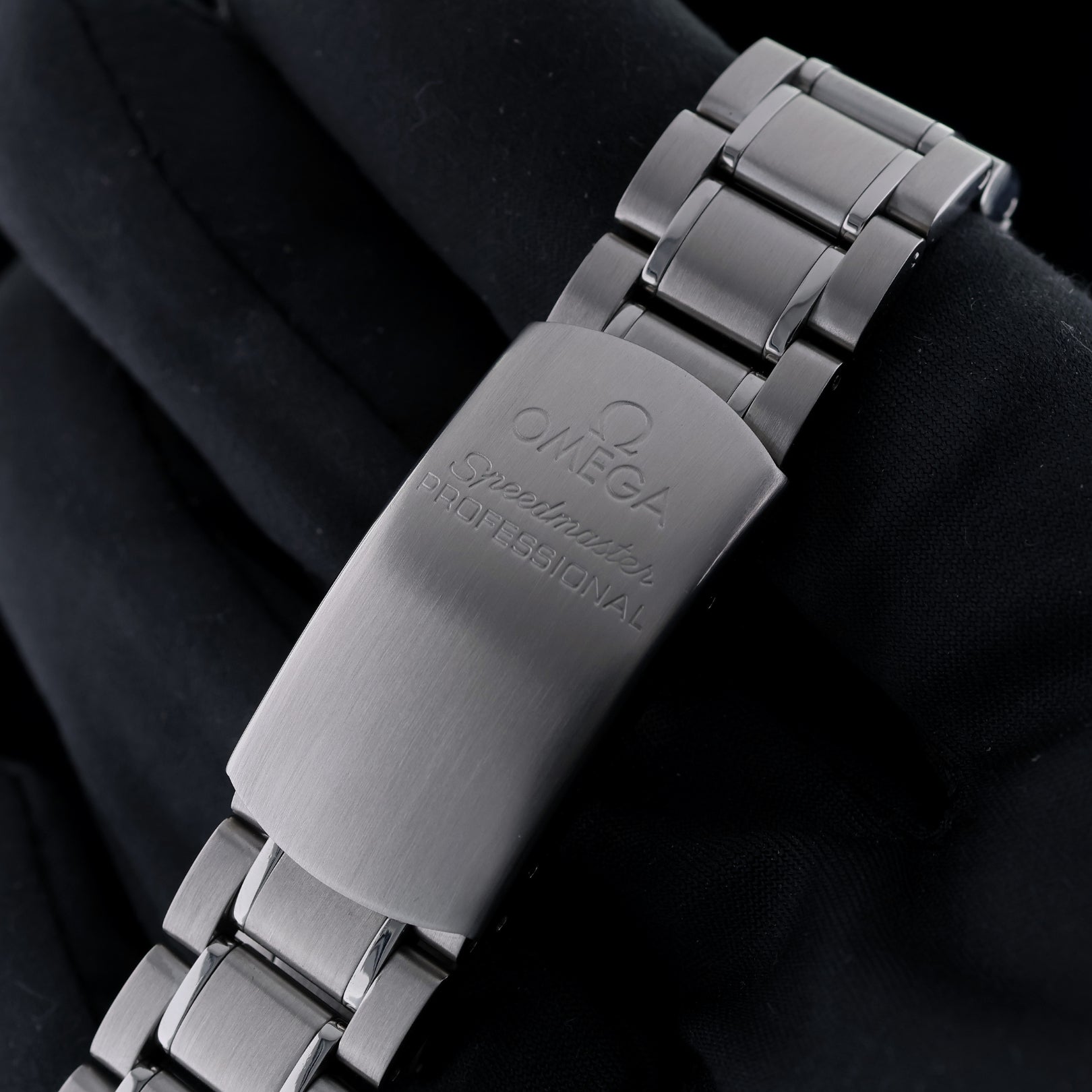 Omega Speedmaster Broad Arrow, 42mm, Ref. 3594.50.00, B+P - LUXUHRIA