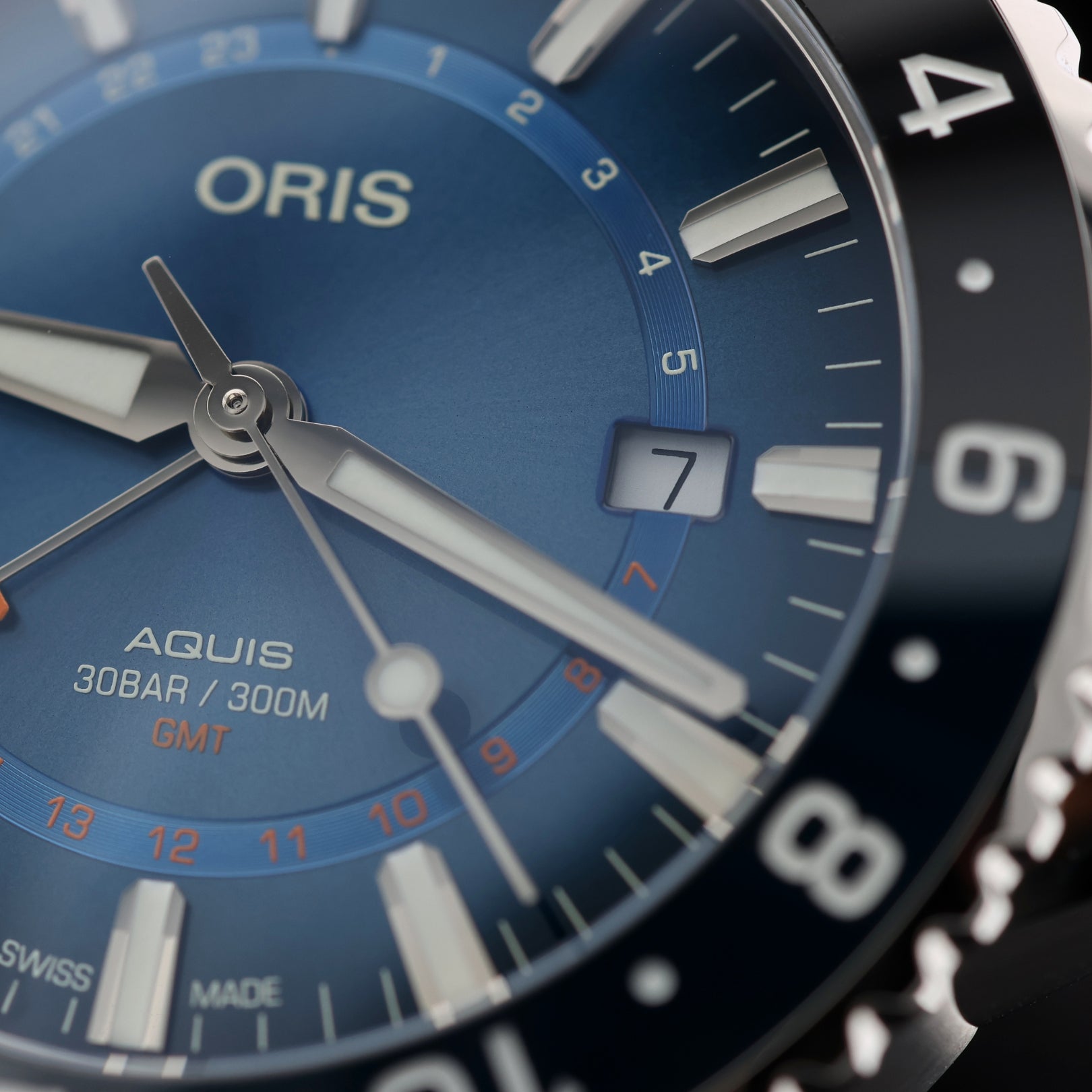 Oris Aquis Date 44mm, Ref. 01 798 7754 4185, Blau, Keramik Lunette B+P - LUXUHRIA