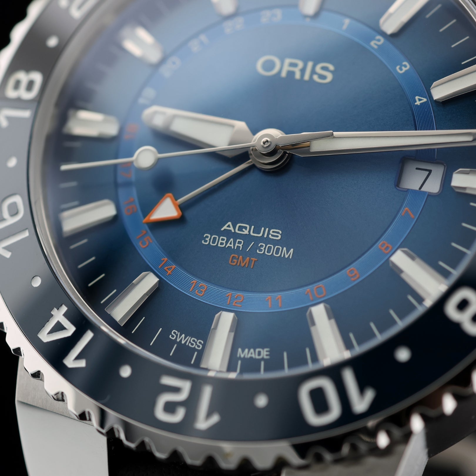 Oris Aquis Date 44mm, Ref. 01 798 7754 4185, Blau, Keramik Lunette B+P - LUXUHRIA