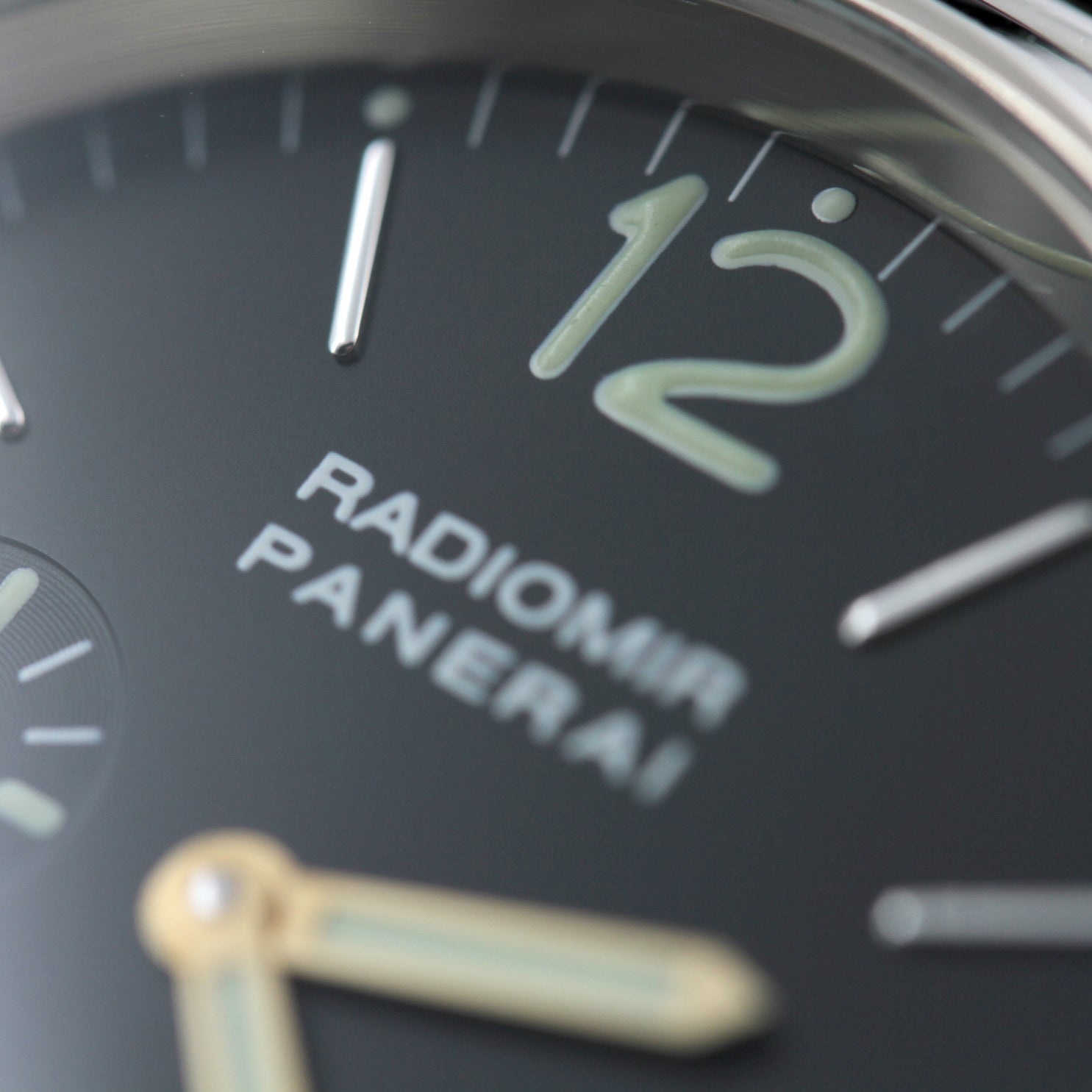 Panerai Radiomir, 18k White Gold, 40 mm, Ref. PAM00062, 2001, B+P - LUXUHRIA