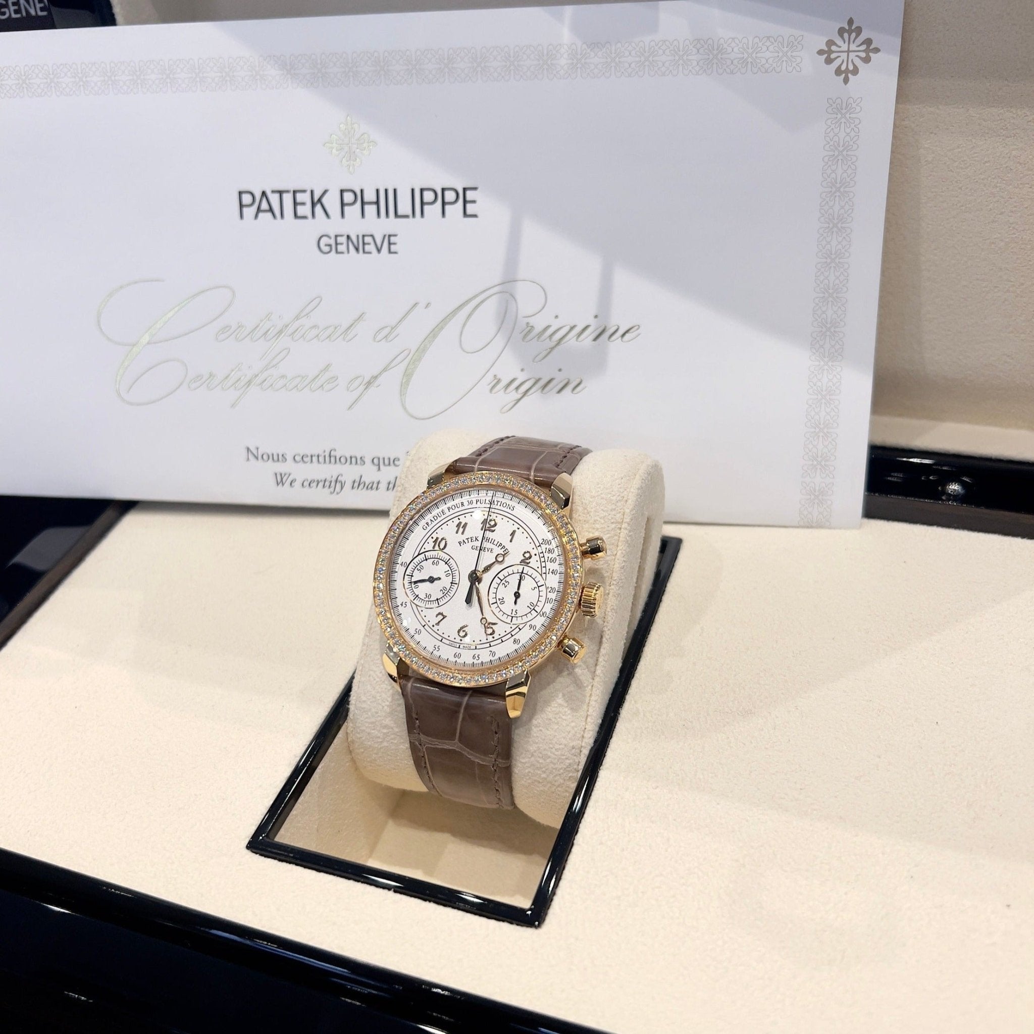 Patek Philippe Chronograph, 99 Diamonds, Handaufzug, 7150/250R-001, ungetragen, B+P - LUXUHRIA