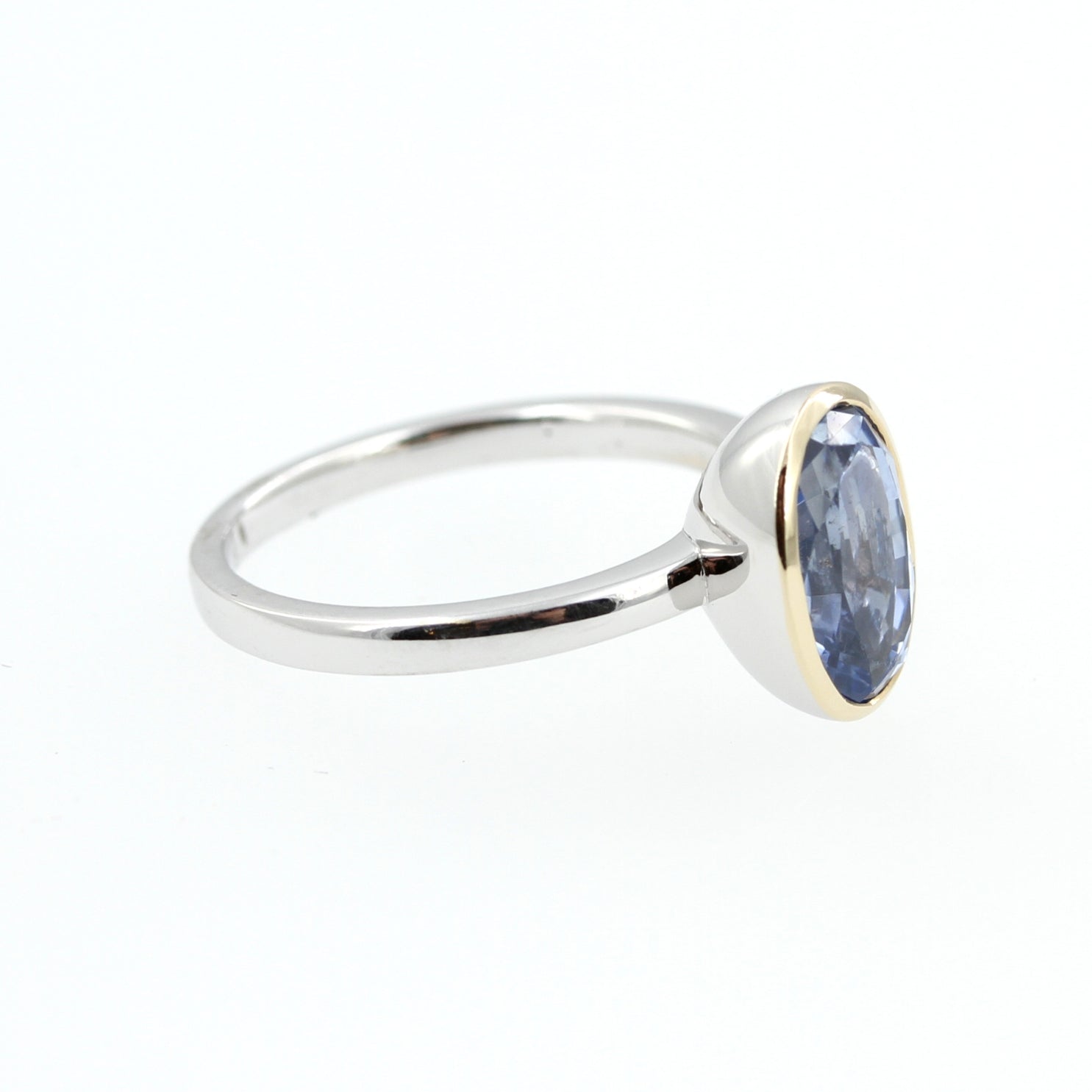 Ring »Saphir Magical Blue« ca.3.39ct in 18ct. Weißgold gefasst IGI-Zert. RG 53 - LUXUHRIA