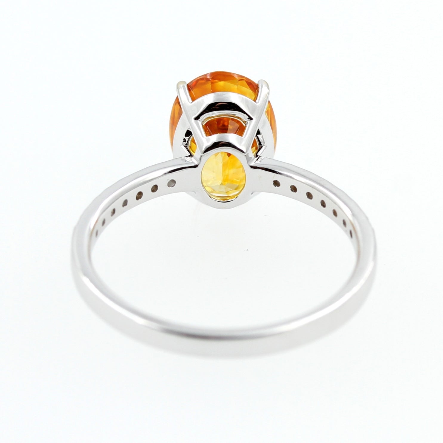 Ring »Saphir Orange« 3.38ct (beh.) in 18ct. Weißgold gefasst mit 0,14ct. Diamantbesatz, RG 54 - LUXUHRIA