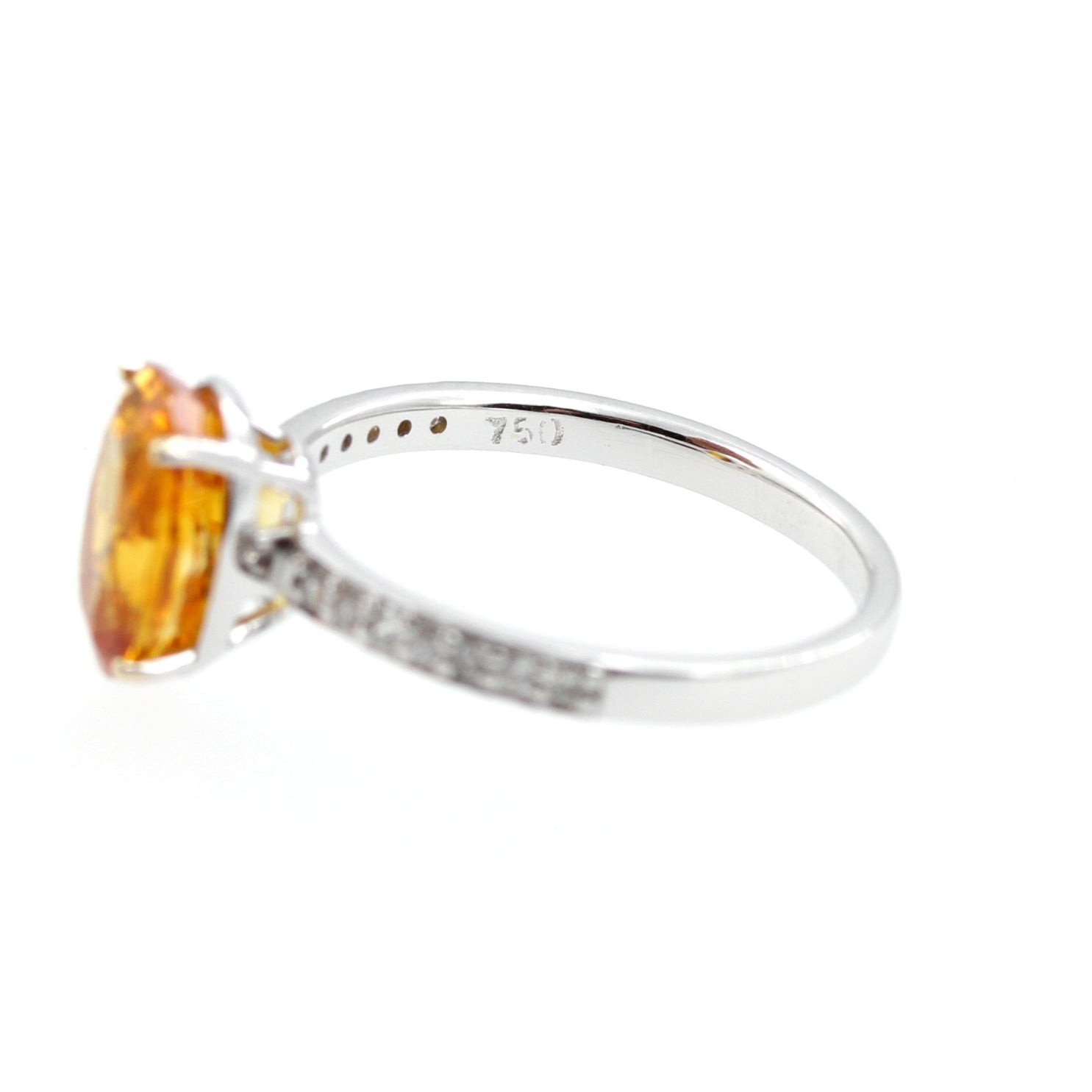 Ring »Saphir Orange« 3.38ct (beh.) in 18ct. Weißgold gefasst mit 0,14ct. Diamantbesatz, RG 54 - LUXUHRIA