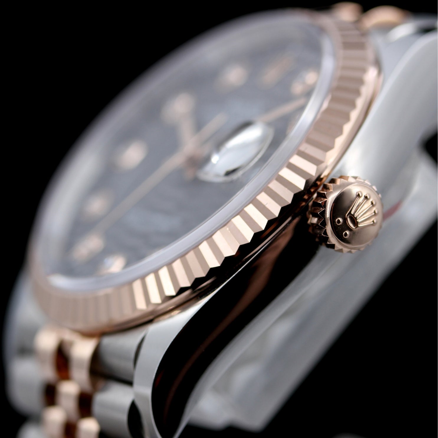 Rolex Datejust 36, Rolesor - Gold/Stahl mit Brillanten, Fluted Dial, Ref. 126231, 2023, B+P - LUXUHRIA