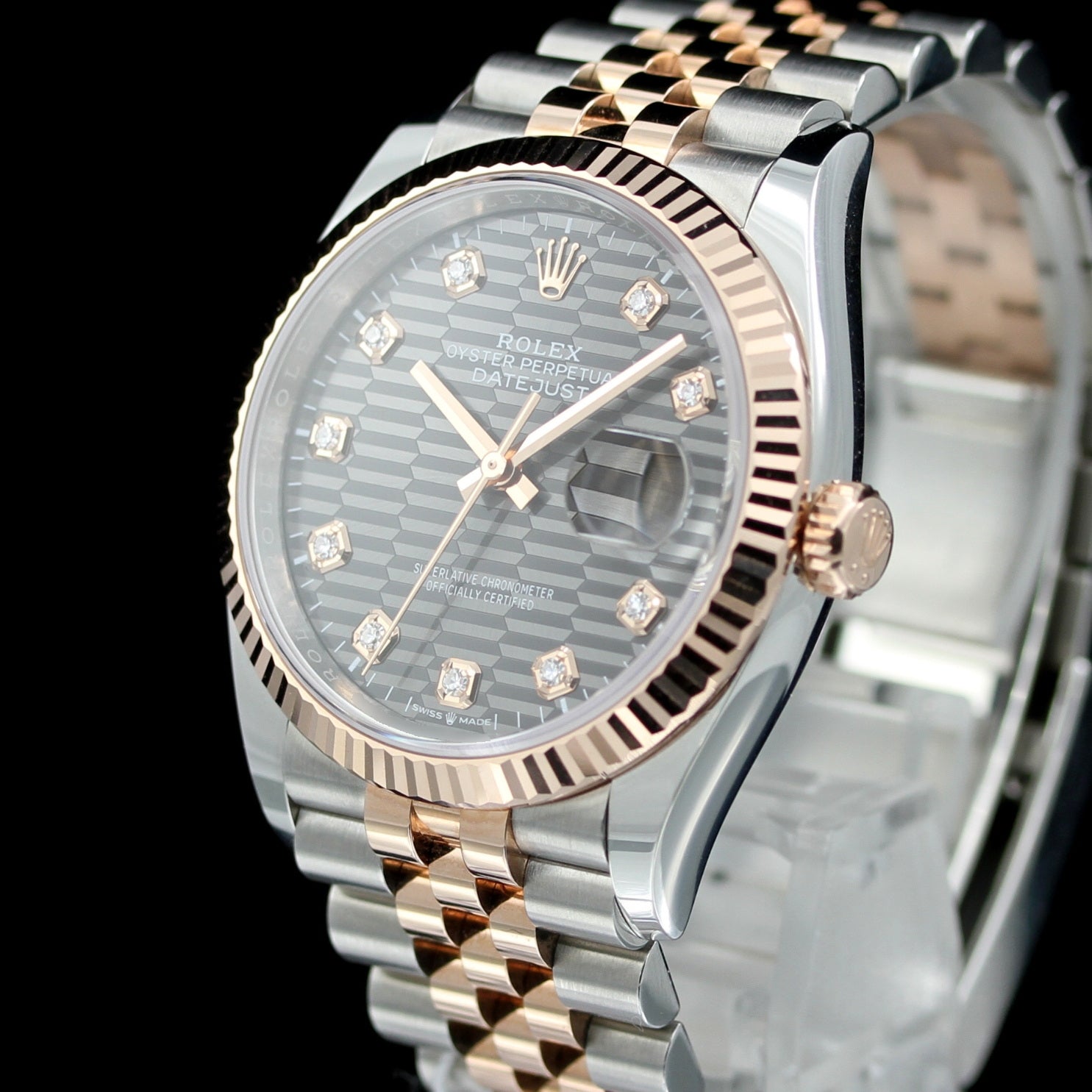 Rolex Datejust 36, Rolesor - Gold/Stahl mit Brillanten, Fluted Dial, Ref. 126231, 2023, B+P - LUXUHRIA