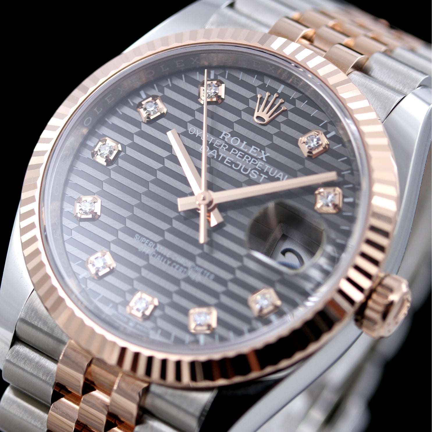 Rolex Datejust 36, Rolesor - Gold/Stahl mit Brillanten, Fluted Dial, Ref. 126231, 2023, B+P - LUXUHRIA