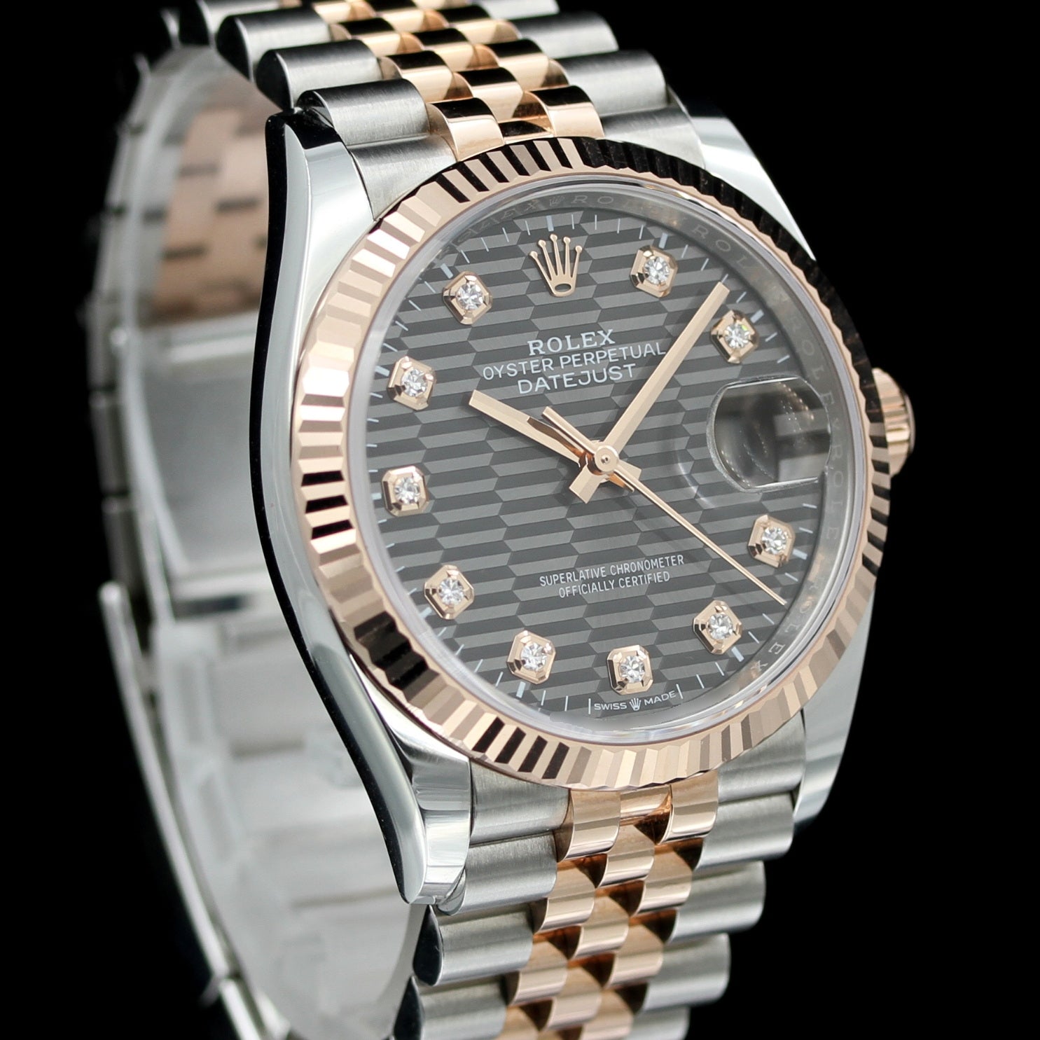 Rolex Datejust 36, Rolesor - Gold/Stahl mit Brillanten, Fluted Dial, Ref. 126231, 2023, B+P - LUXUHRIA