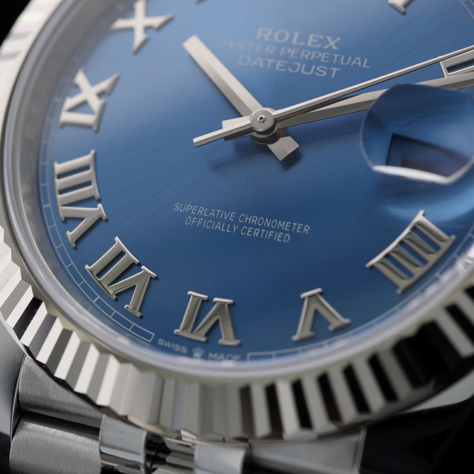 Rolex Datejust 41, Azurroblau Zifferblatt, Jubilee, Ref. 126334, 2025, B+P - LUXUHRIA