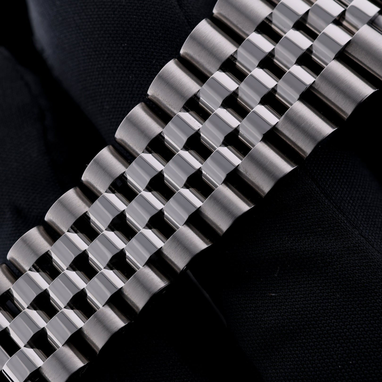 Rolex Datejust 41, Black Diamond Dial, Jubilee, Ref. 126334, 2025, B+P - LUXUHRIA