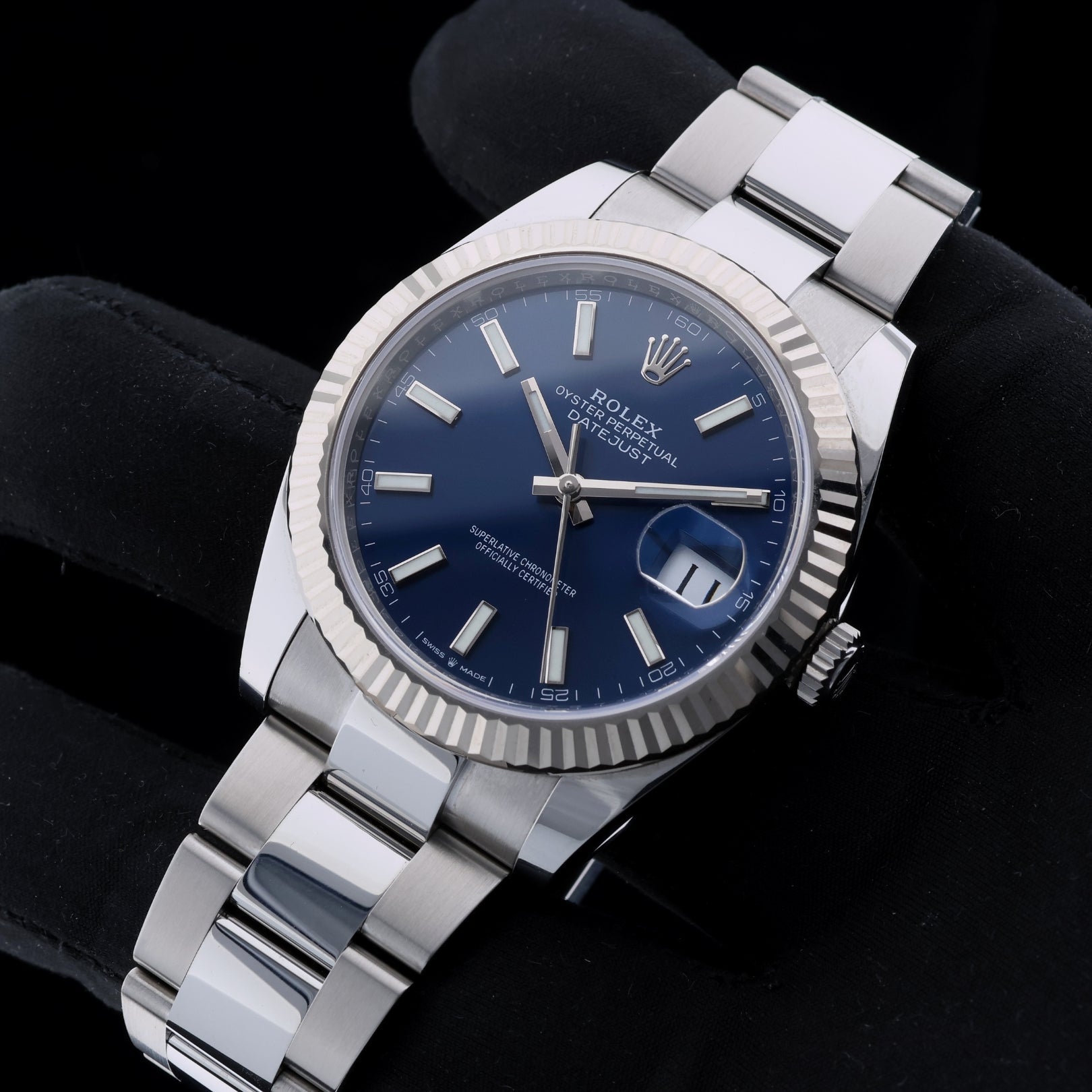 Rolex Datejust 41, blaues Zifferblatt, weissgold Lünette, 2022, Ref. 126334, B+P - LUXUHRIA