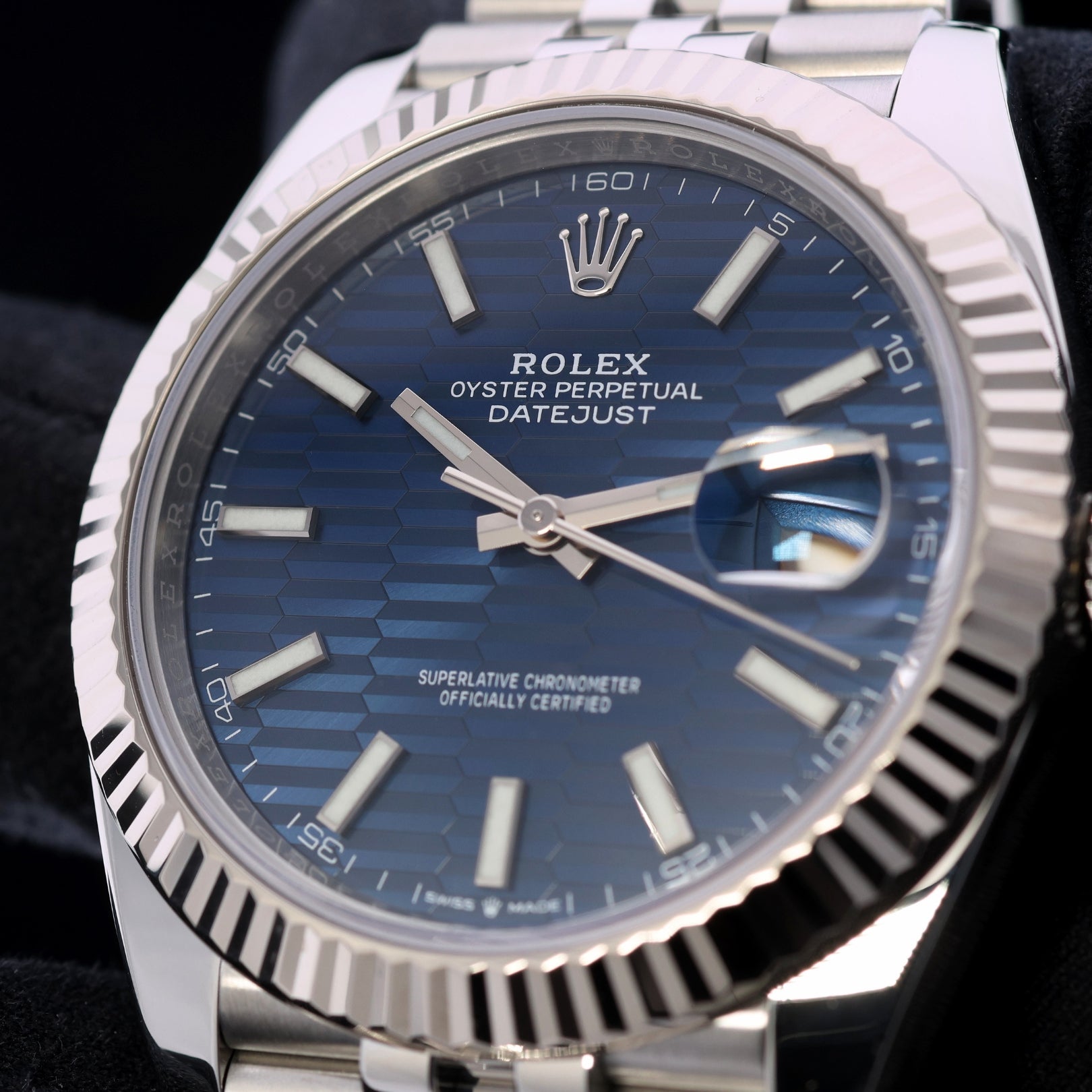 Rolex Datejust 41, Blue Motif, Jubilee, Riffelmuster, Ref. 126334, 2023, B+P - LUXUHRIA