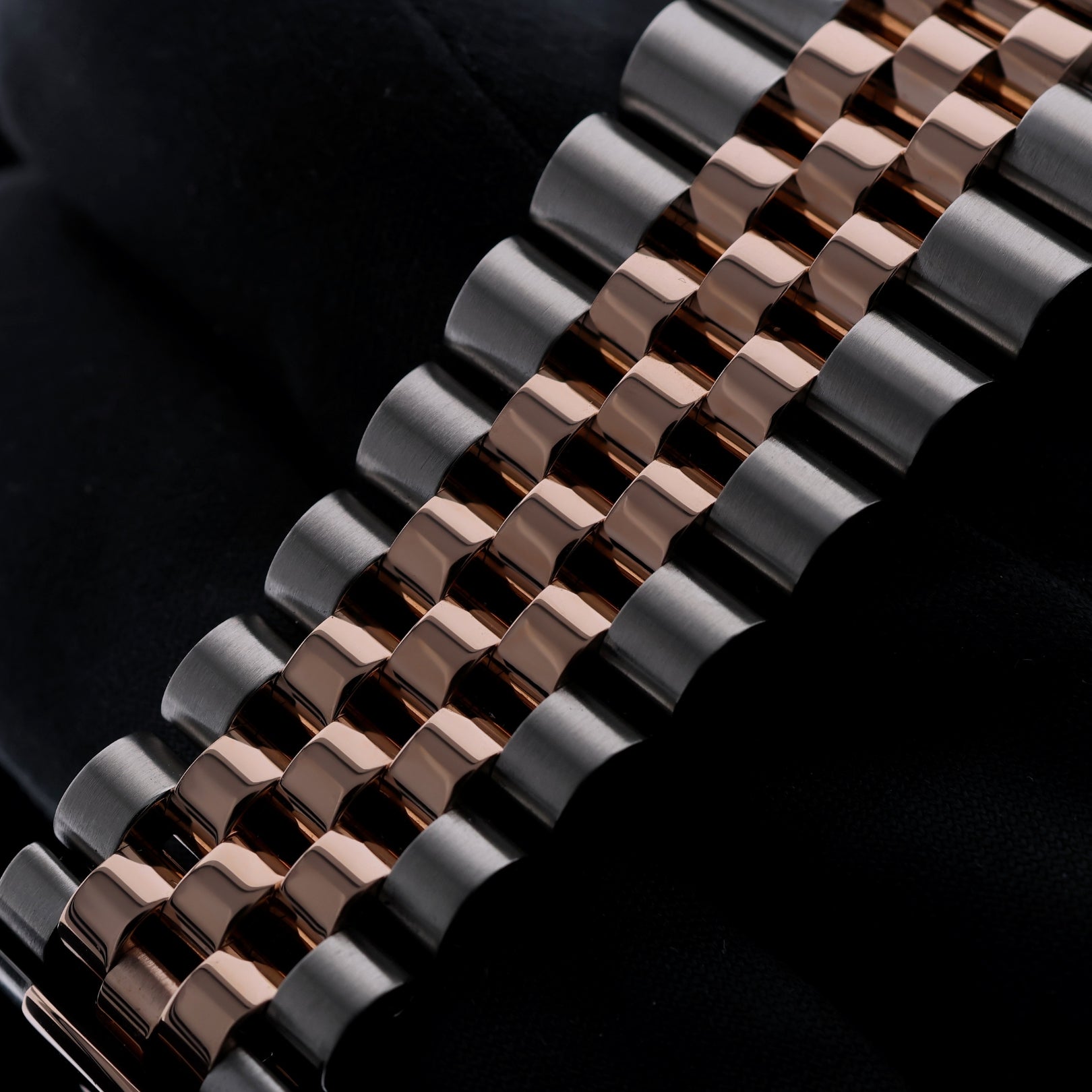 Rolex Datejust 41, Jubilee, Rolesor Everose, Sundust Dial, Ref. 126331, 12 - 2019, Rolex - Service 11 - 2025, B+P - LUXUHRIA