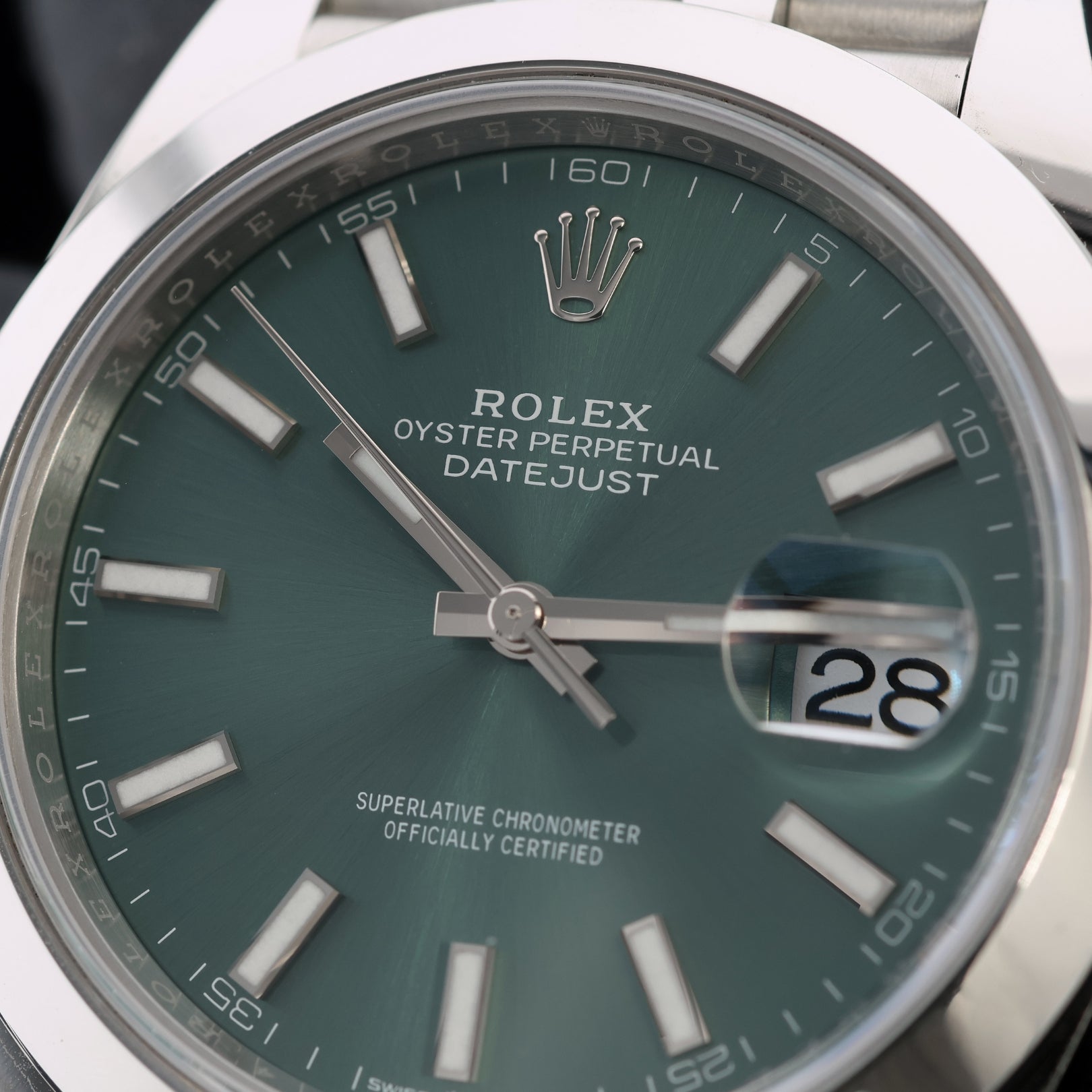 Rolex Datejust 41, Mintgrün, Jubilee, Bombiert, Ref. 126300, 12 - 2024, B+P - LUXUHRIA