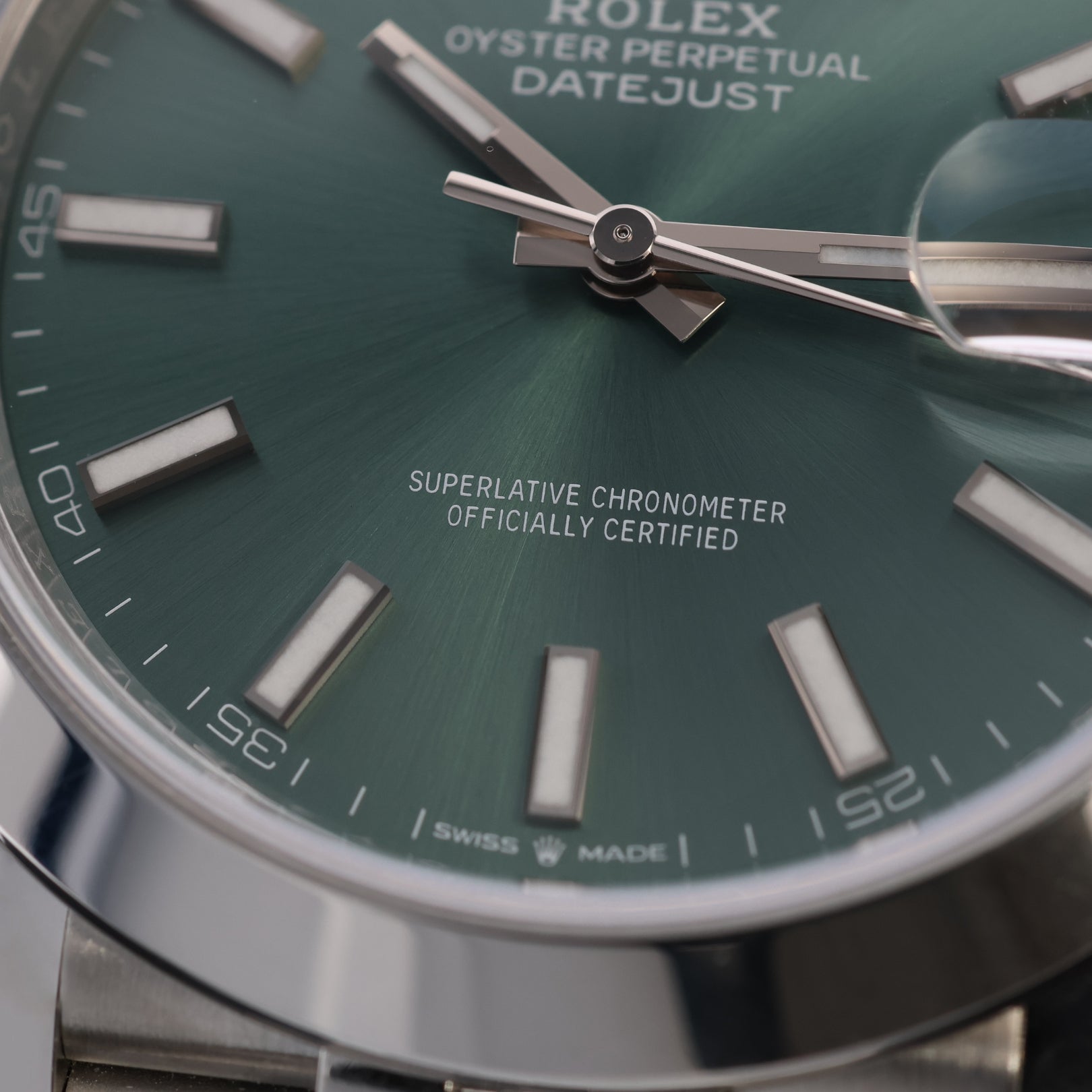 Rolex Datejust 41, Mintgrün, Jubilee, Bombiert, Ref. 126300, 12 - 2024, B+P - LUXUHRIA