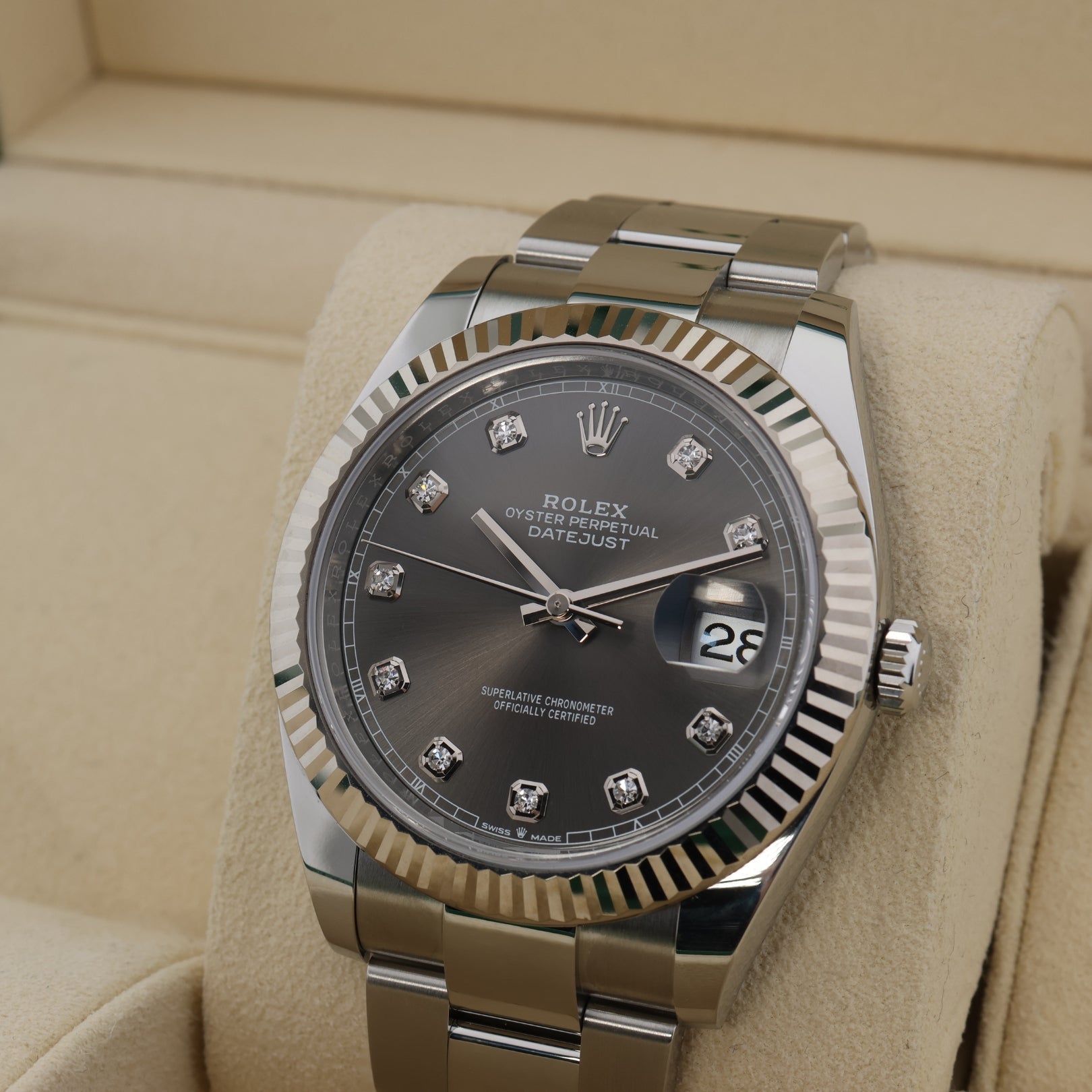 Rolex Datejust 41, Rhodium Brillant, Grau, Brillantbesetzt, Ref. 126334, B+P - LUXUHRIA