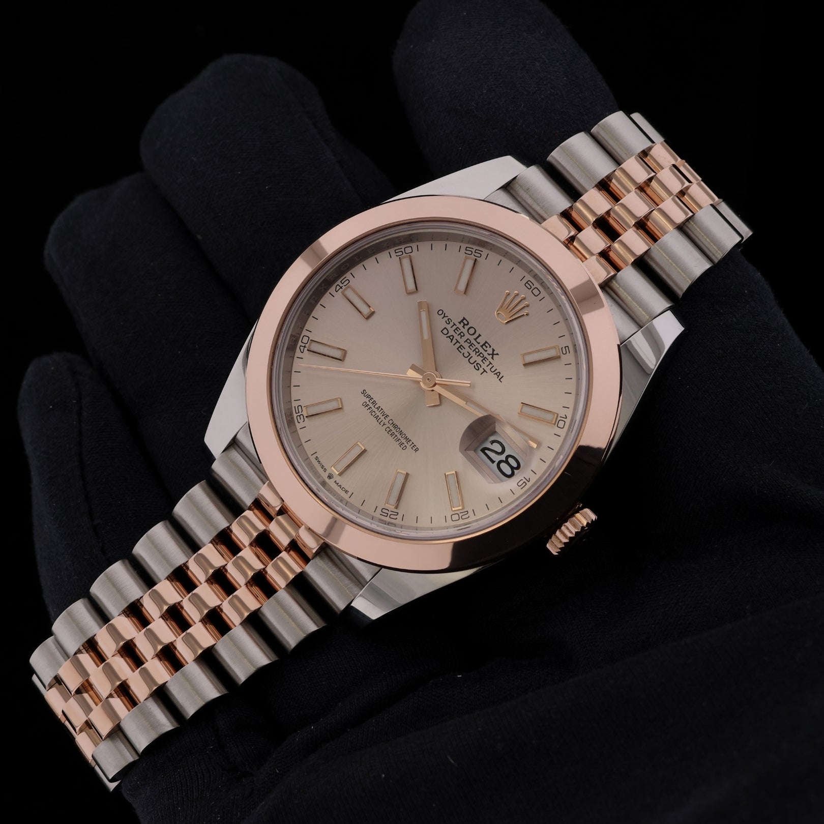 Rolex Datejust 41, Sundust Dial, Jubilee, Ref. 126301, 12-2021, B+P - LUXUHRIA