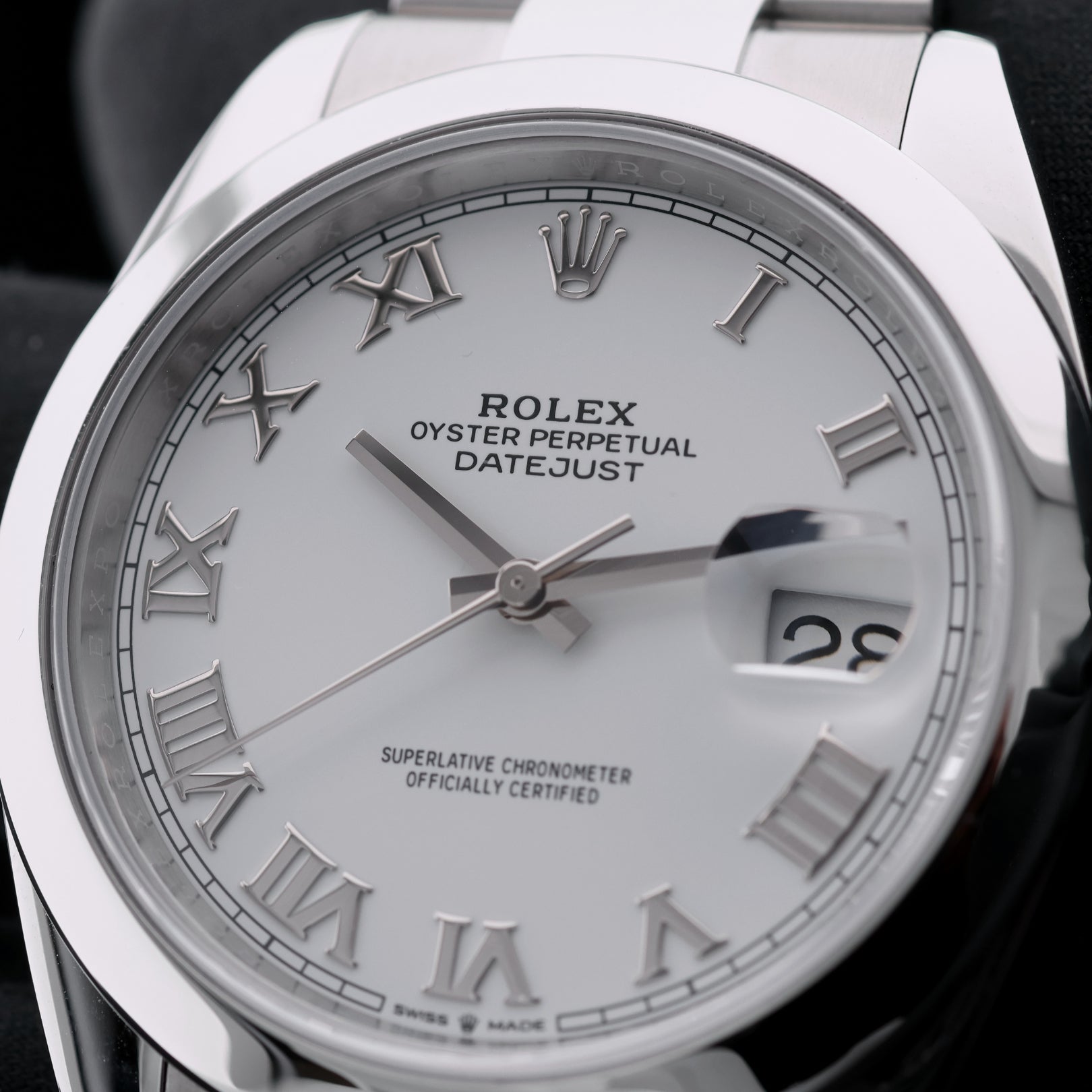 Rolex Datejust 41, White Roman Dial, Oyster, Rolex - Service 10 - 2025, Ref. 126300, 10 - 2019, B+P - LUXUHRIA