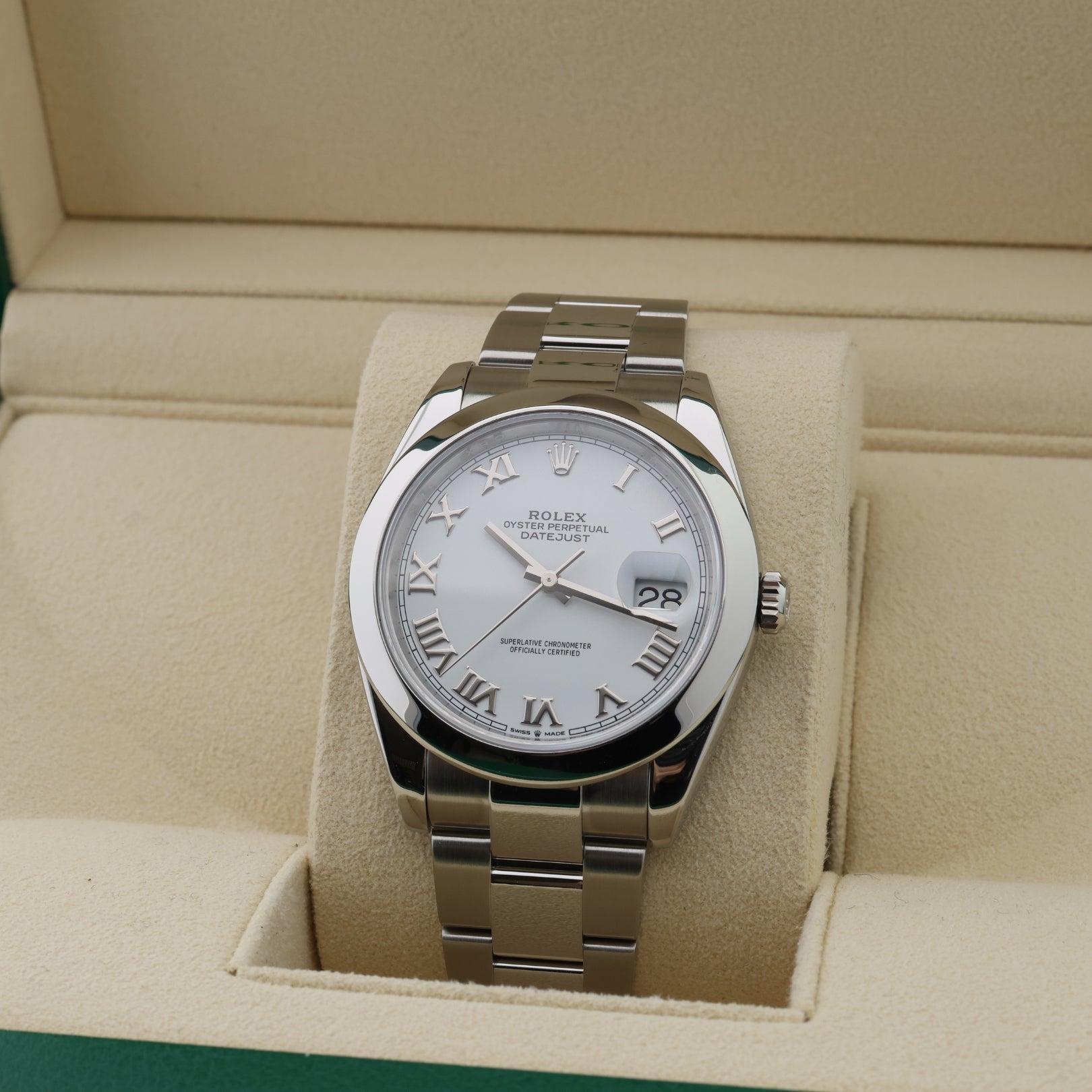 Rolex Datejust 41, White Roman Dial, Oyster, Rolex - Service 10 - 2025, Ref. 126300, 10 - 2019, B+P - LUXUHRIA