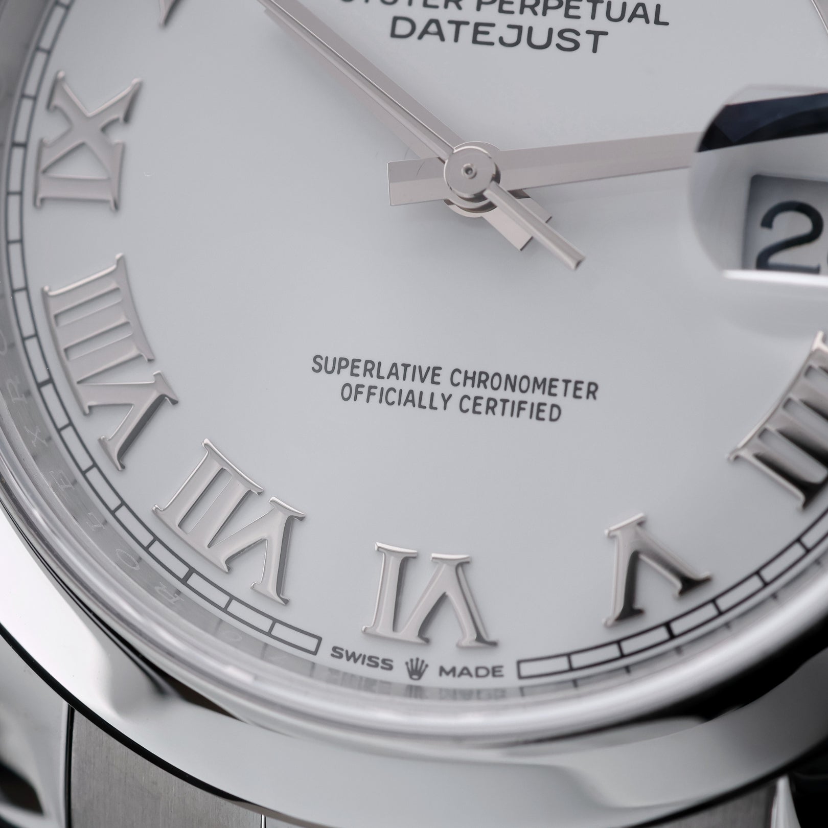 Rolex Datejust 41, White Roman Dial, Oyster, Rolex - Service 10 - 2025, Ref. 126300, 10 - 2019, B+P - LUXUHRIA