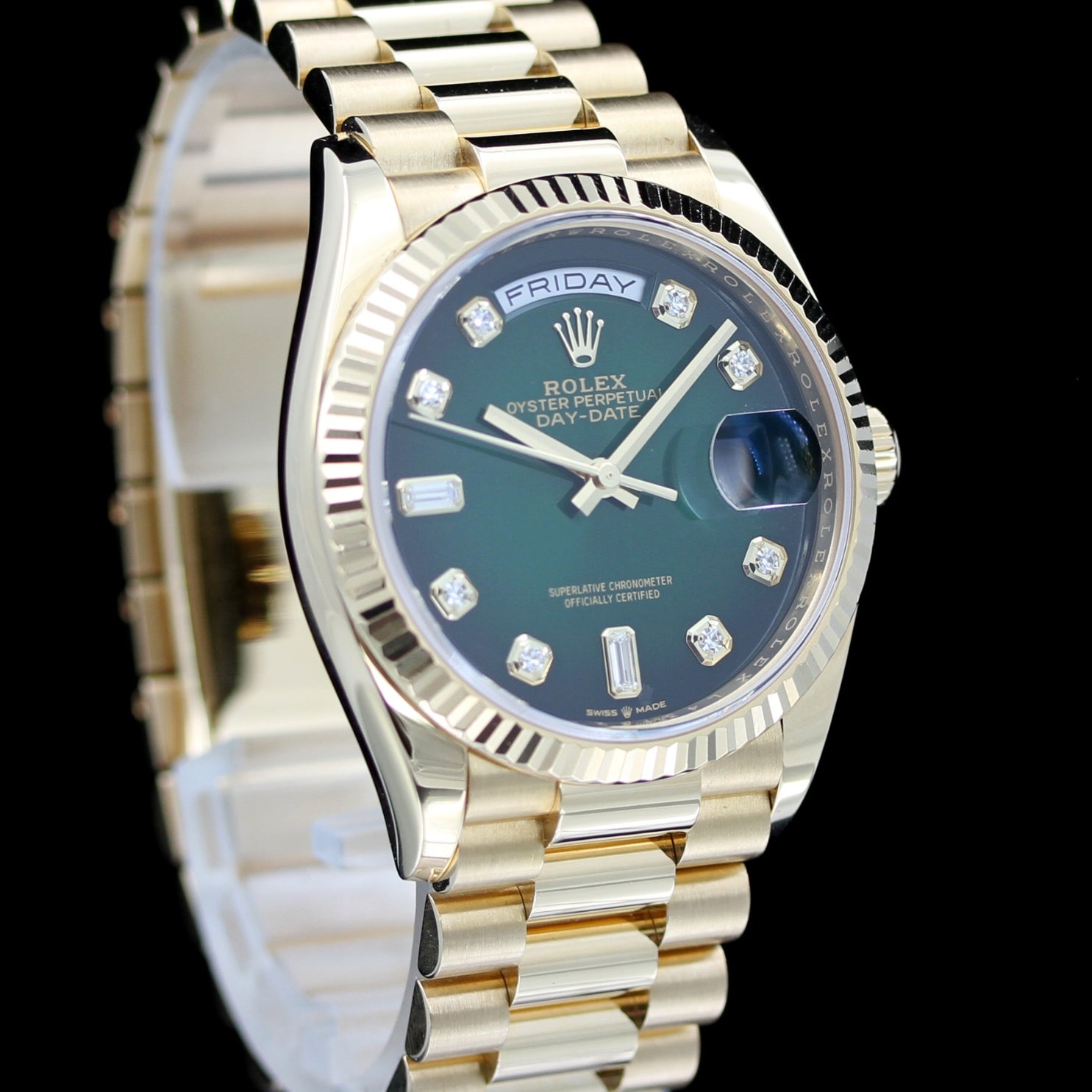 Rolex Day - Date 36, Gelbgold, Olive Green Dial, Ref. 128238, B+P 2023 - LUXUHRIA