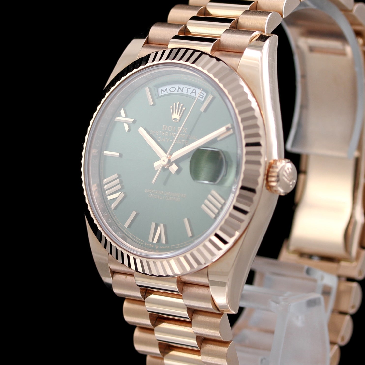 Rolex Day - Date 40, Everose Gold, Olive Green Dial, Rolex - Service 06 - 2024, Ref. 228235, B+P - LUXUHRIA