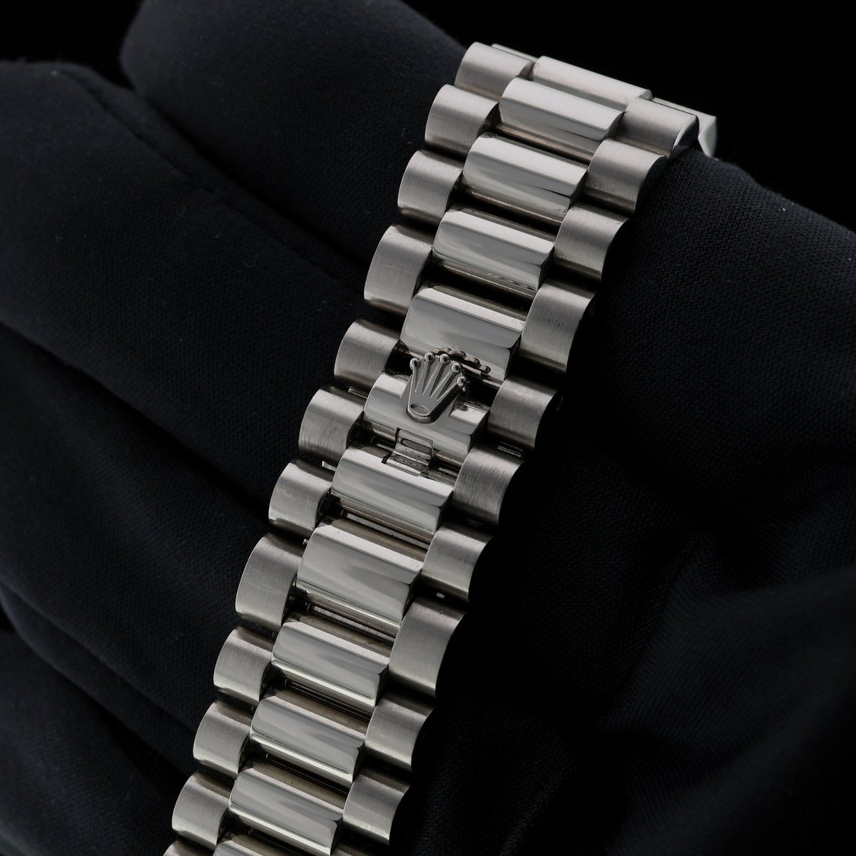 Rolex Day-Date 40, Platinum, Ice Blue Motif Dial, LC100, Ref. 228206, 11-2019, B+P - LUXUHRIA