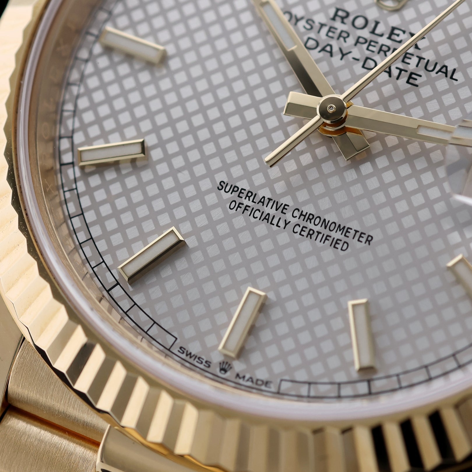 Rolex Day - Date 40mm, Silver Motiv Dial, Gelbgold, Ref. 228238, 07 - 2022, B+P - LUXUHRIA