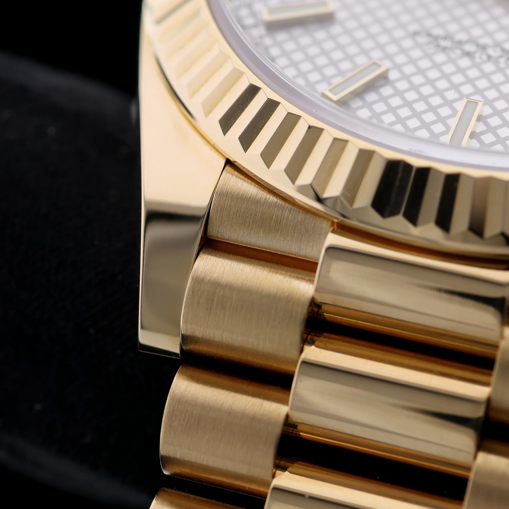 Rolex Day - Date 40mm, Silver Motiv Dial, Gelbgold, Ref. 228238, 07 - 2022, B+P - LUXUHRIA