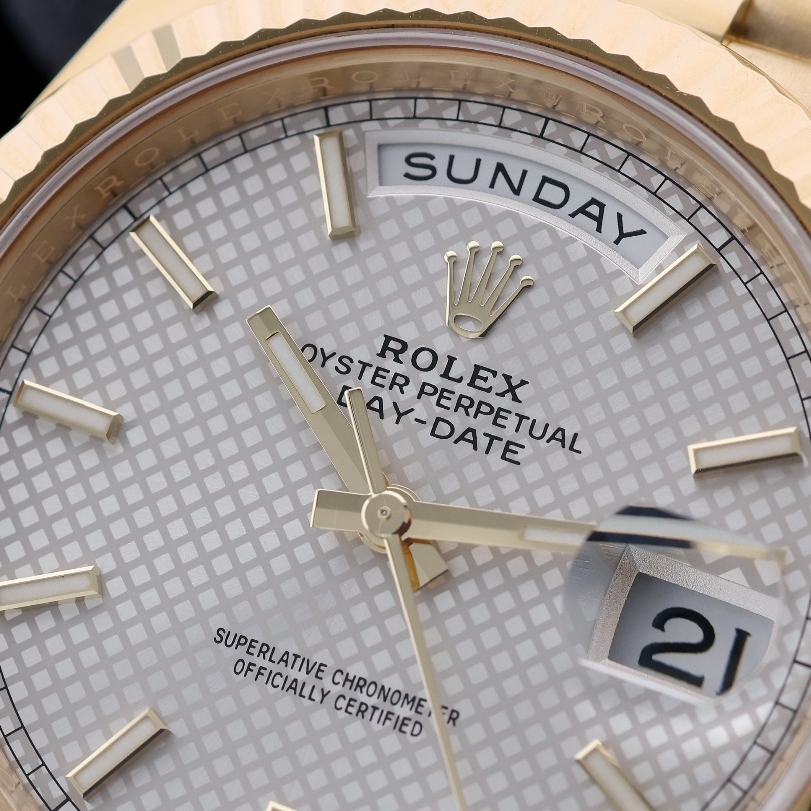 Rolex Day - Date 40mm, Silver Motiv Dial, Gelbgold, Ref. 228238, 07 - 2022, B+P - LUXUHRIA