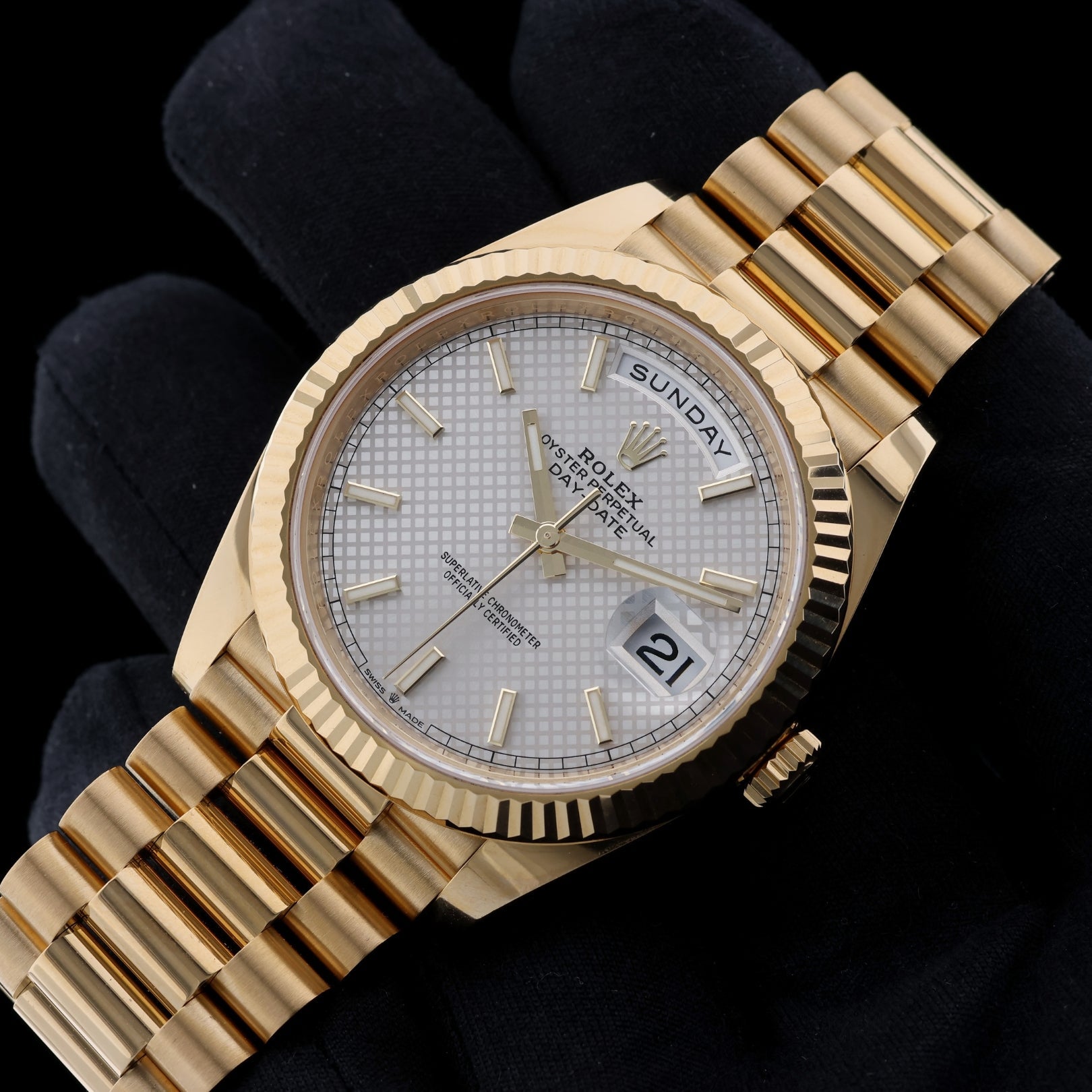 Rolex Day - Date 40mm, Silver Motiv Dial, Gelbgold, Ref. 228238, 07 - 2022, B+P - LUXUHRIA