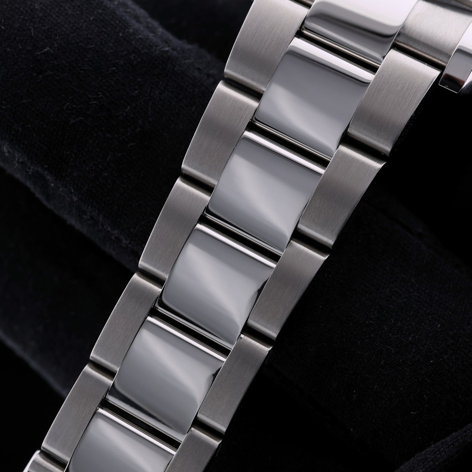 Rolex Daytona 40, Schwarz, Keramik, 126500LN, 2025, B+P - LUXUHRIA