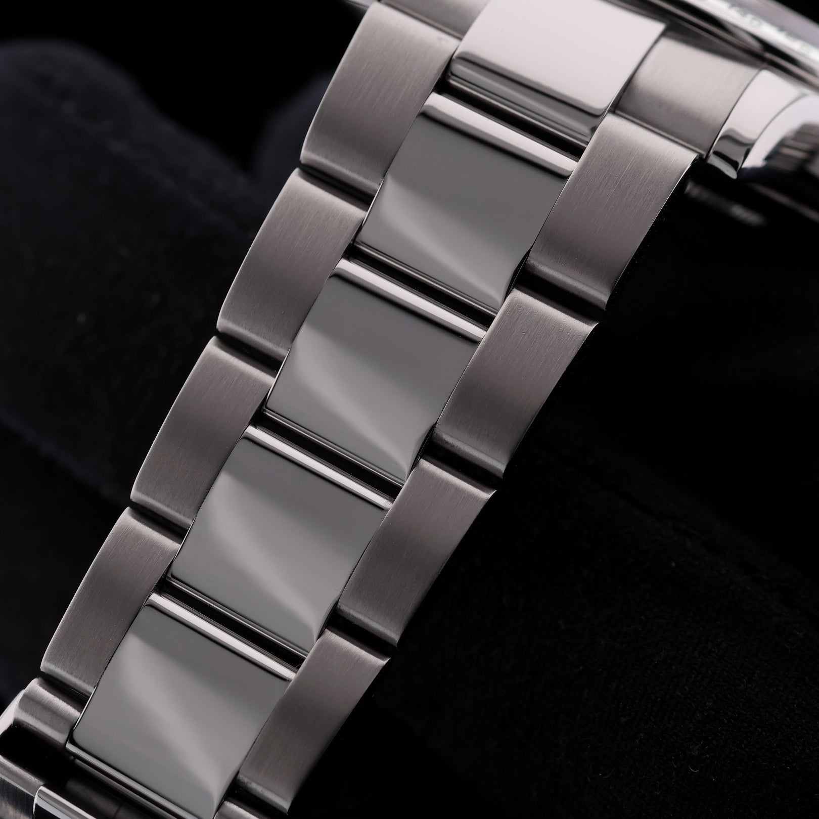 Rolex Daytona, Black Dial, LC 100, Ref. 116520, 05 - 2011, B+P - LUXUHRIA