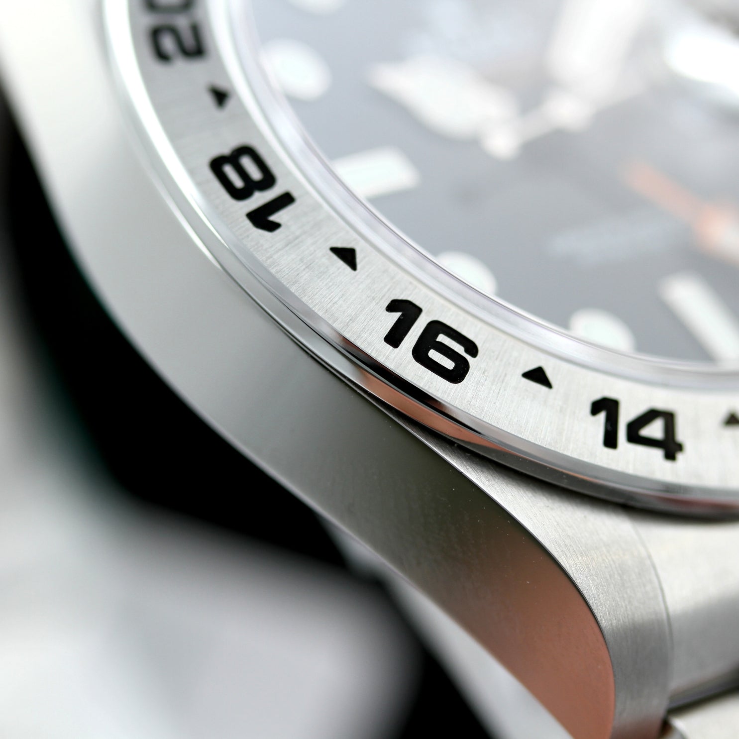 Rolex Explorer 42 mm, Ref. 216570, black dial, ungetragen/LC100, B+P - LUXUHRIA