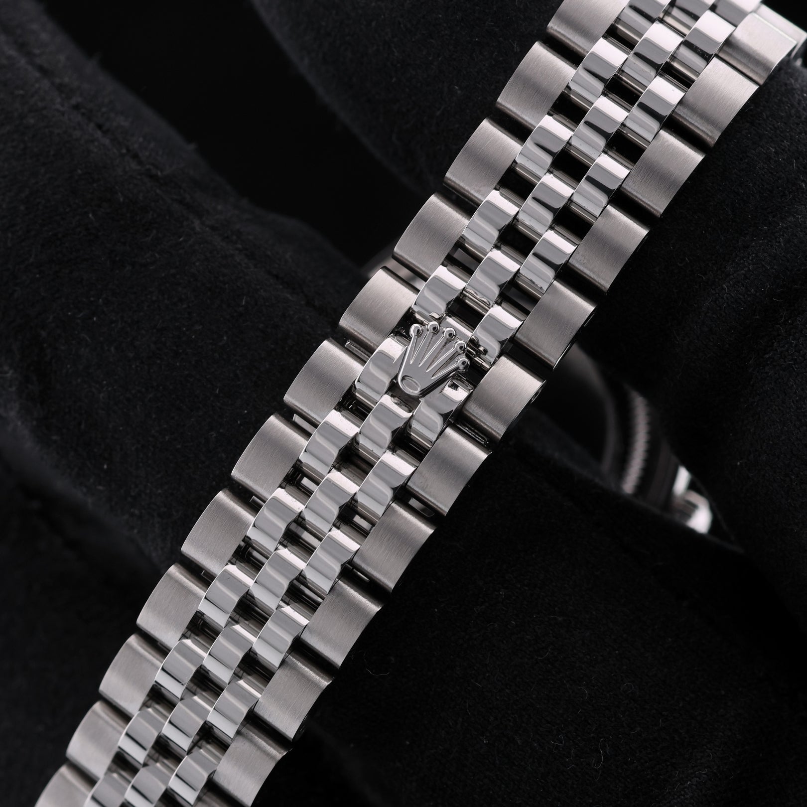 Rolex Lady Datejust 28, Silver Dial, Jubilee, Ref. 279174, 12 - 2024, B+P - LUXUHRIA