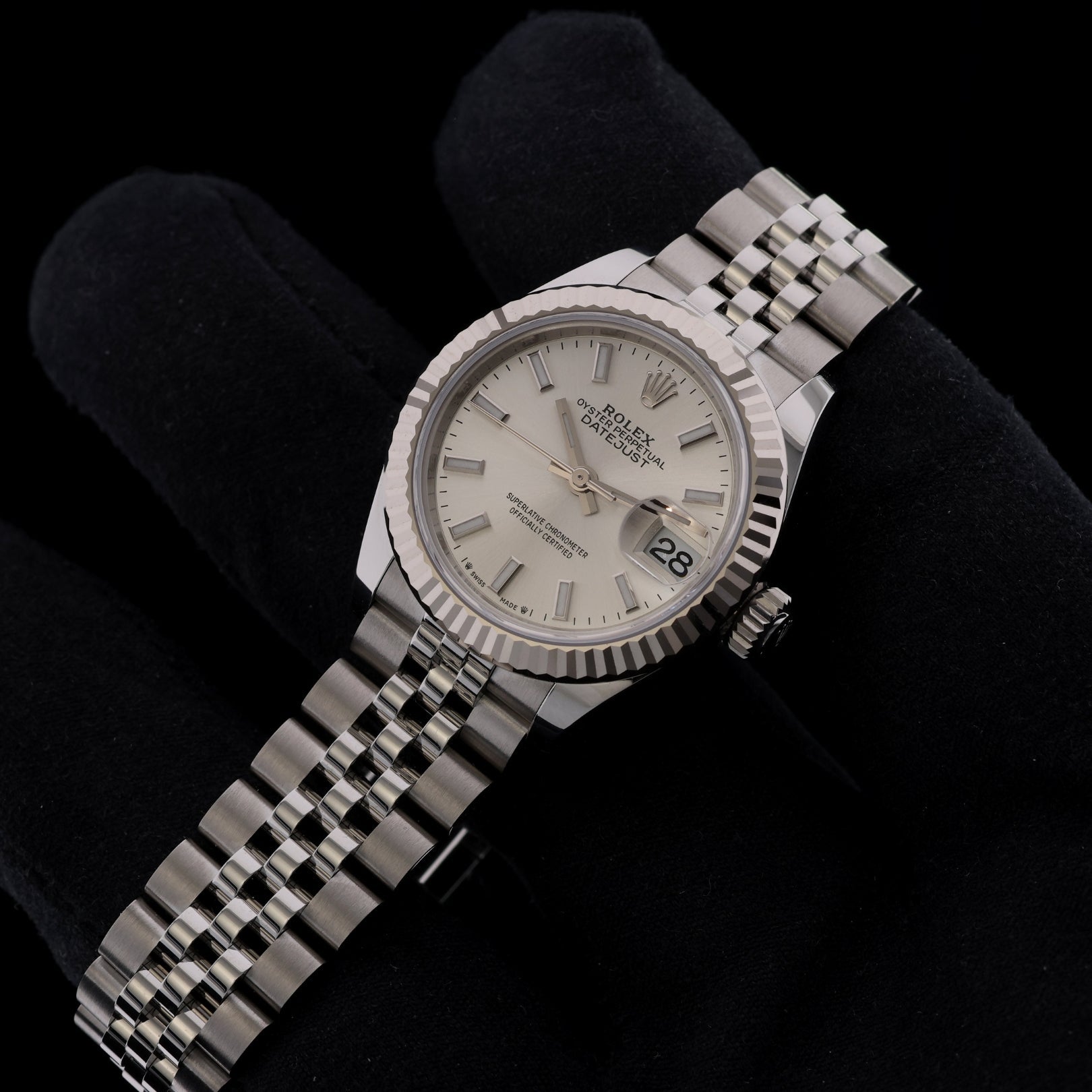Rolex Lady Datejust 28, Silver Dial, Jubilee, Ref. 279174, 12 - 2024, B+P - LUXUHRIA