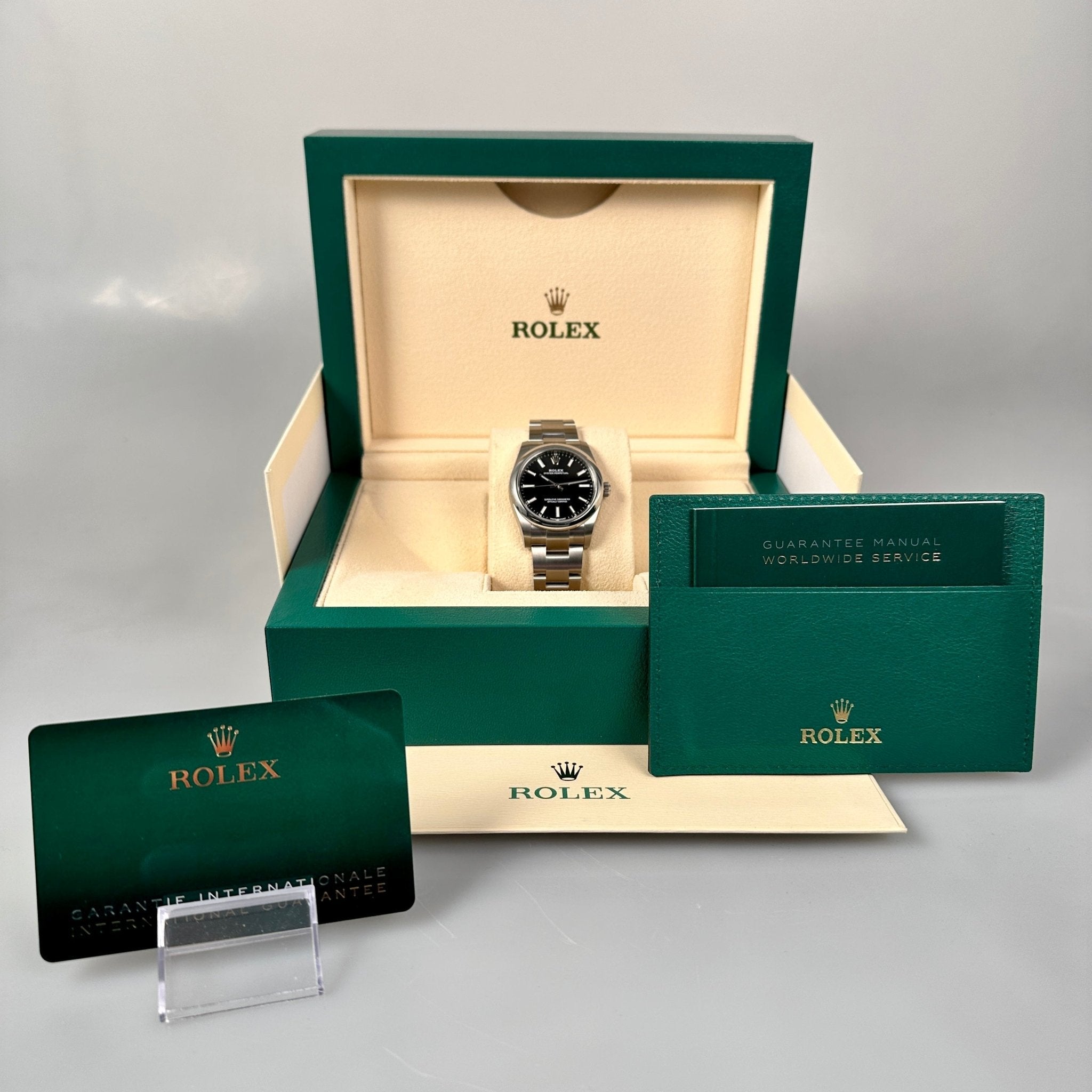 Rolex Oyster Perpetual 34, black, schwarz, Ref. 124200, 09 - 2024, B+P - LUXUHRIA