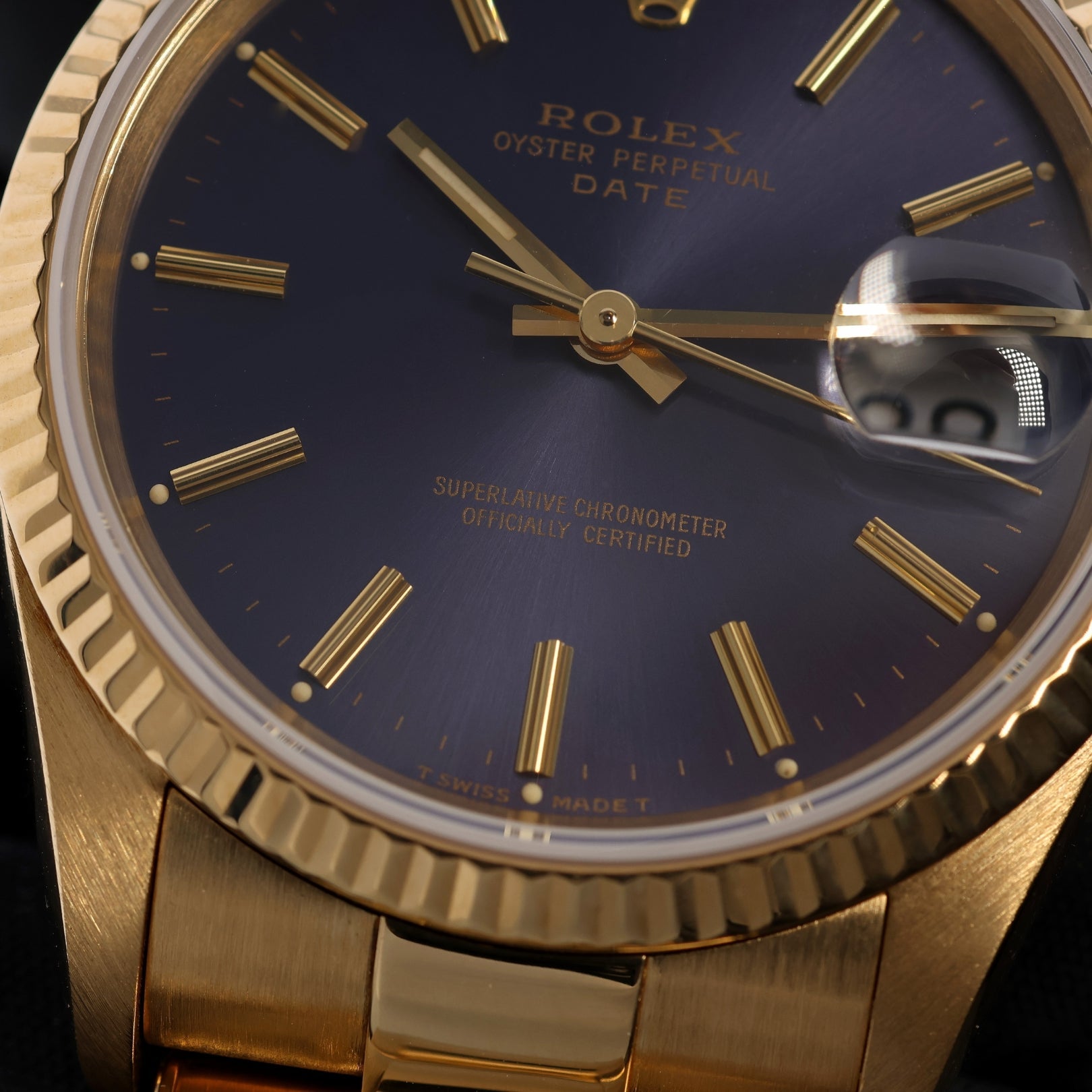 Rolex Oyster Perpetual Date 34 mm, Purple Blue Dial, T Swiss Made T, Vollgold, Ref. 15238, 02 - 1993, B+P - LUXUHRIA